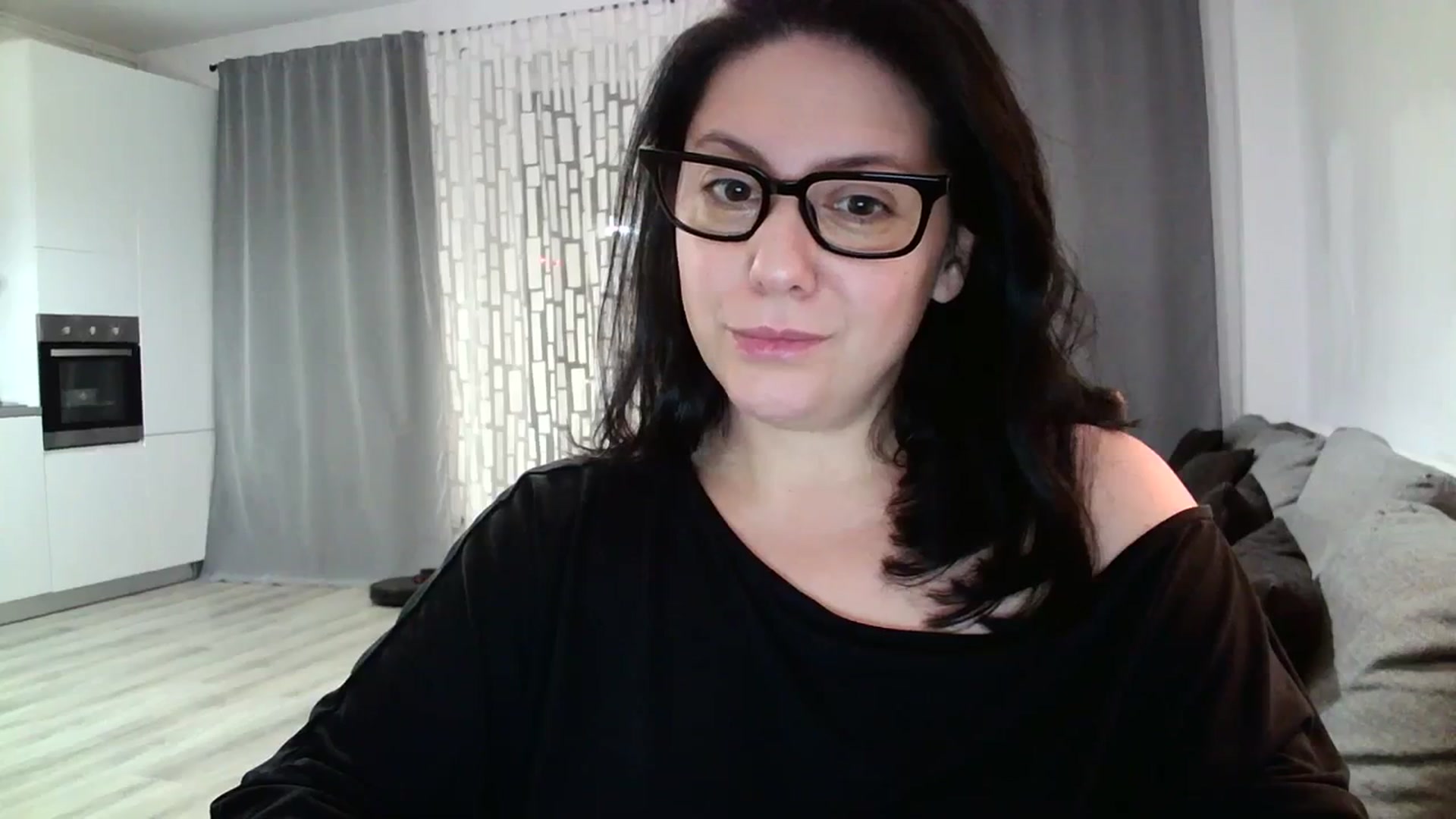Gallery image thumbnail from SILKYWOMAN's myfreecams stream on, 02/13/2024, 17:12 image 3 of 20