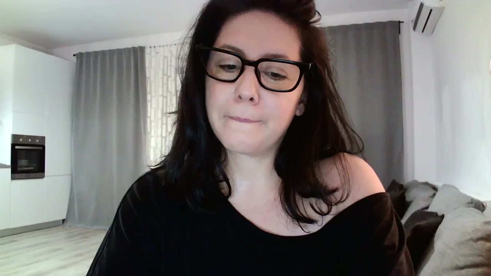 Gallery image thumbnail from SILKYWOMAN's myfreecams stream on, 02/17/2024, 18:16 image 13 of 20