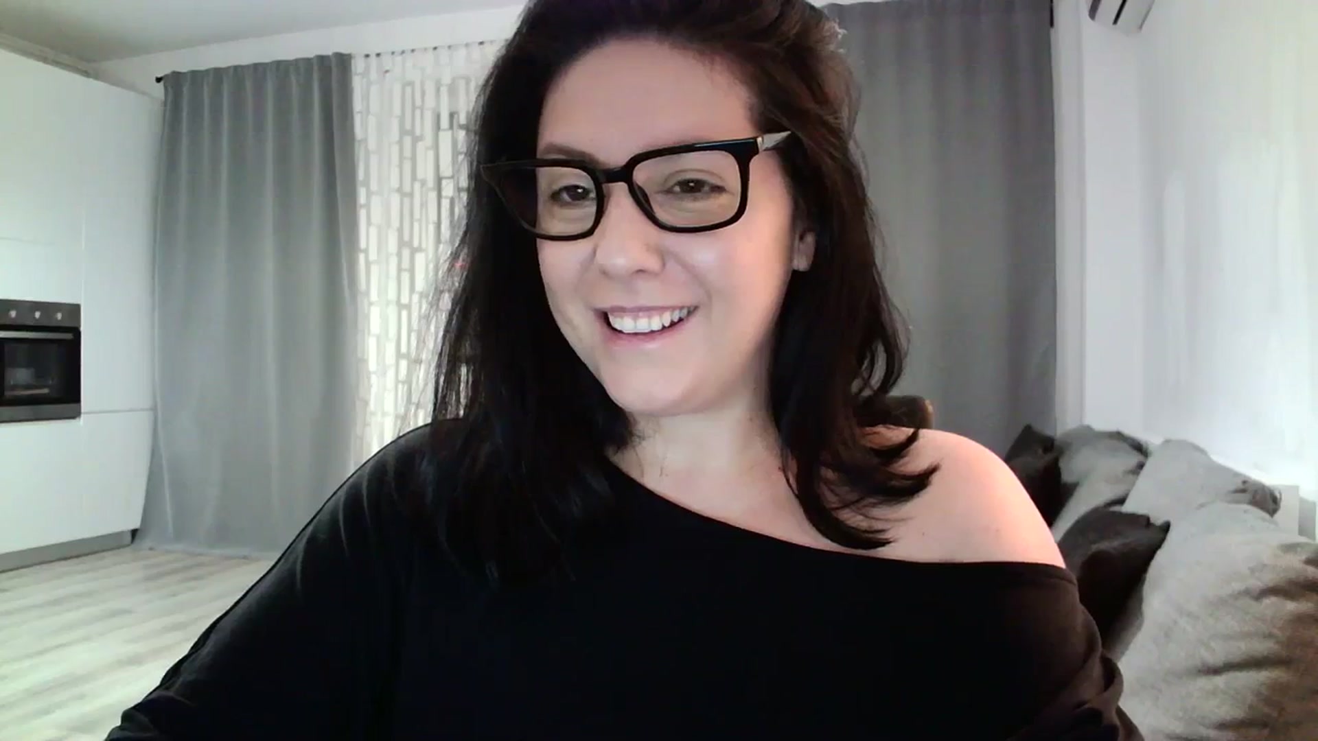 Gallery image thumbnail from SILKYWOMAN's myfreecams stream on, 02/17/2024, 18:16 image 5 of 20