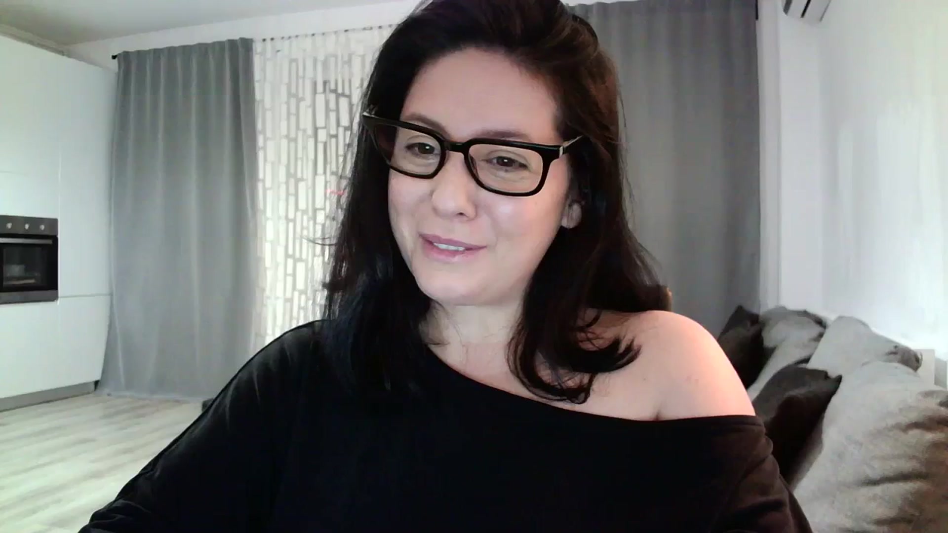 Gallery image thumbnail from SILKYWOMAN's myfreecams stream on, 02/17/2024, 18:16 image 10 of 20