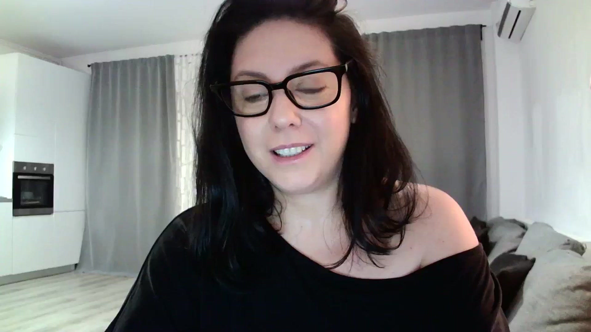 Gallery image thumbnail from SILKYWOMAN's myfreecams stream on, 02/17/2024, 18:16 image 14 of 20
