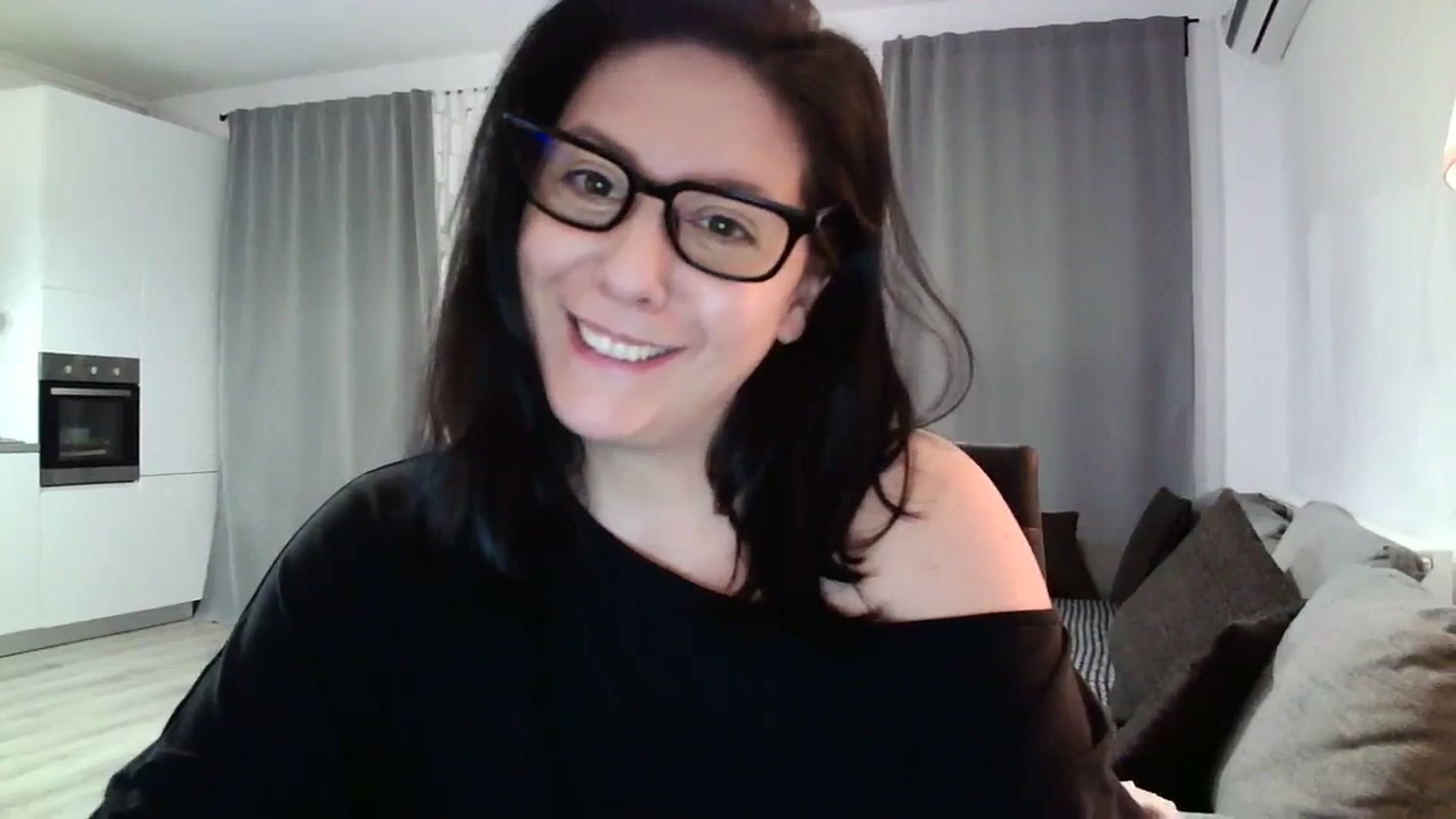 Gallery image thumbnail from SILKYWOMAN's myfreecams stream on, 02/17/2024, 20:45 image 17 of 20