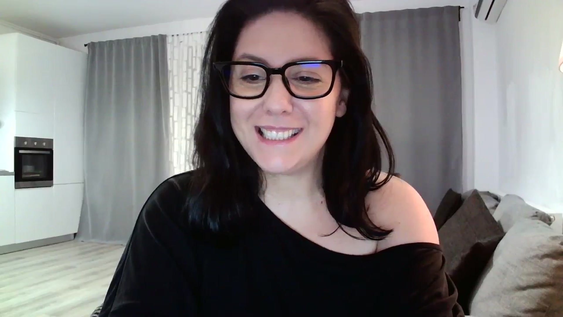 Gallery image thumbnail from SILKYWOMAN's myfreecams stream on, 02/17/2024, 20:45 image 7 of 20