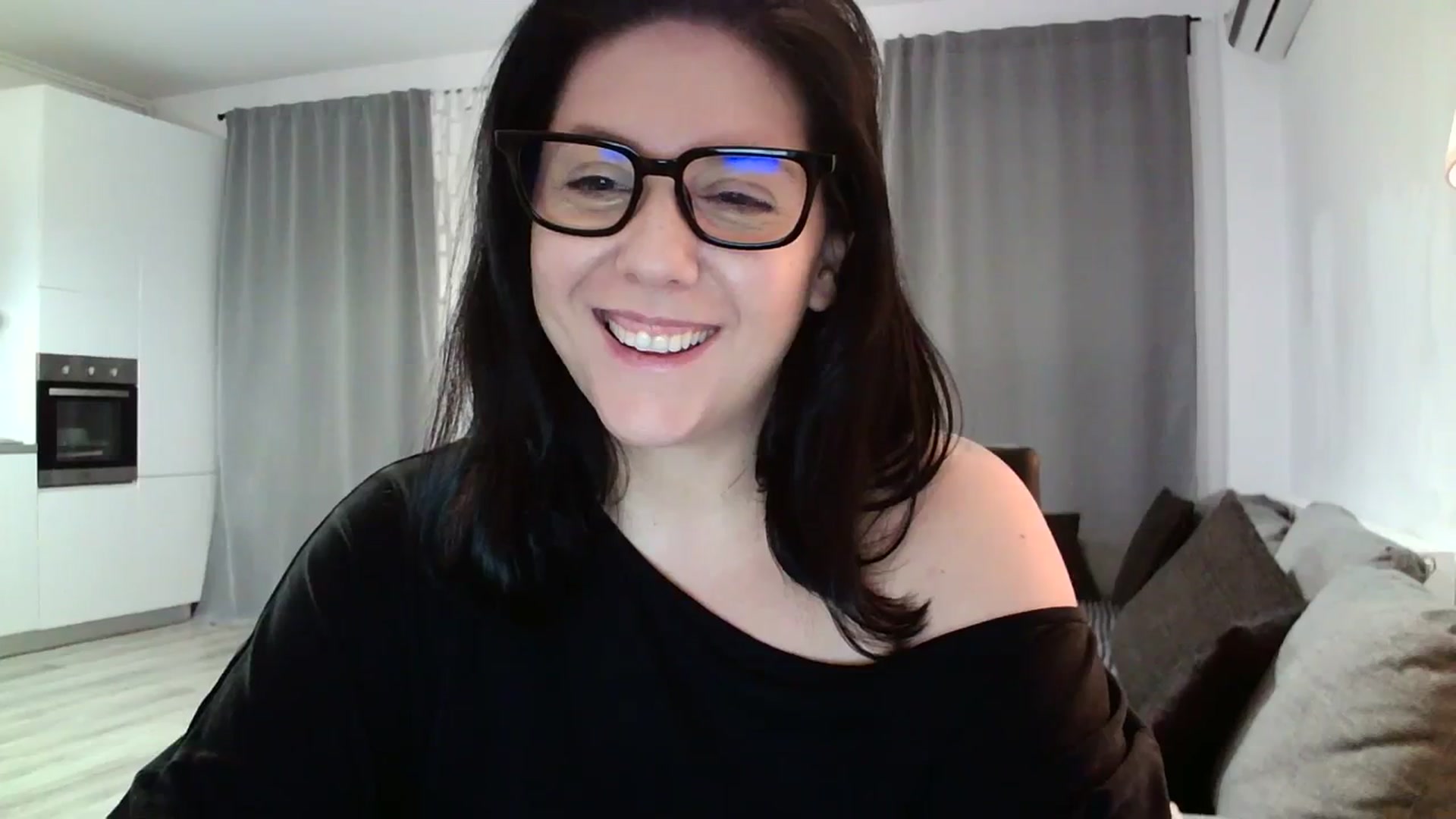 Gallery image thumbnail from SILKYWOMAN's myfreecams stream on, 02/17/2024, 20:45 image 4 of 20