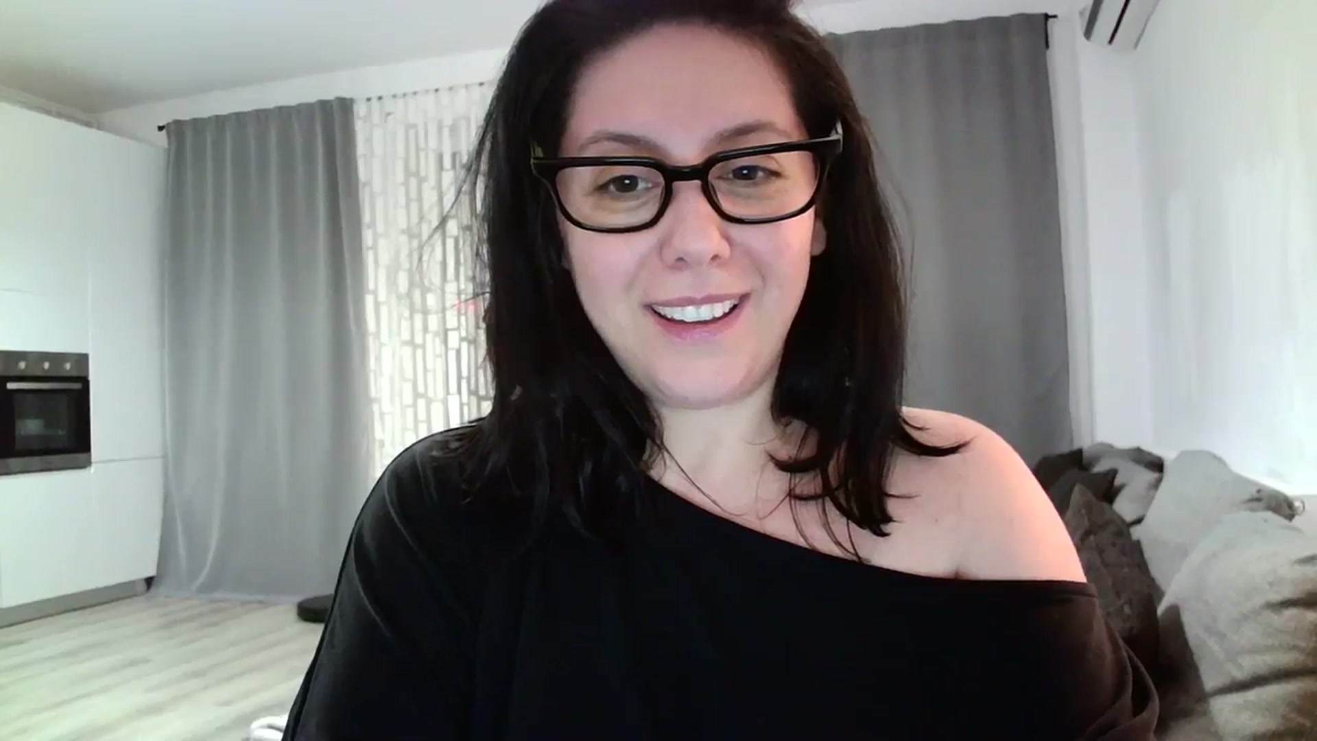 Gallery image thumbnail from SILKYWOMAN's myfreecams stream on, 02/19/2024, 18:57 image 16 of 20