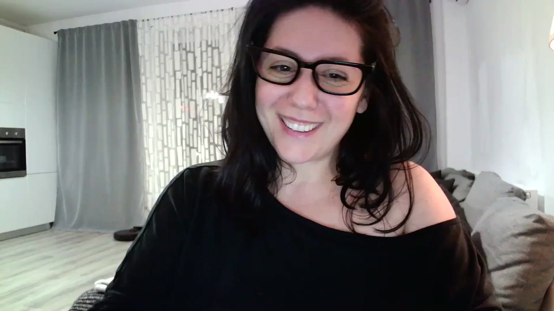 Gallery image thumbnail from SILKYWOMAN's myfreecams stream on, 02/19/2024, 18:57 image 1 of 20