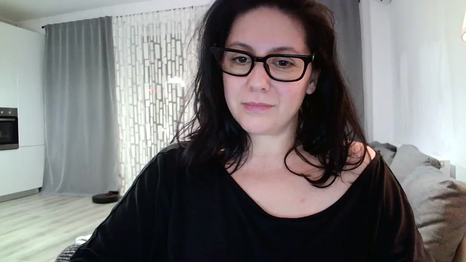 Gallery image thumbnail from SILKYWOMAN's myfreecams stream on, 02/19/2024, 18:57 image 6 of 20