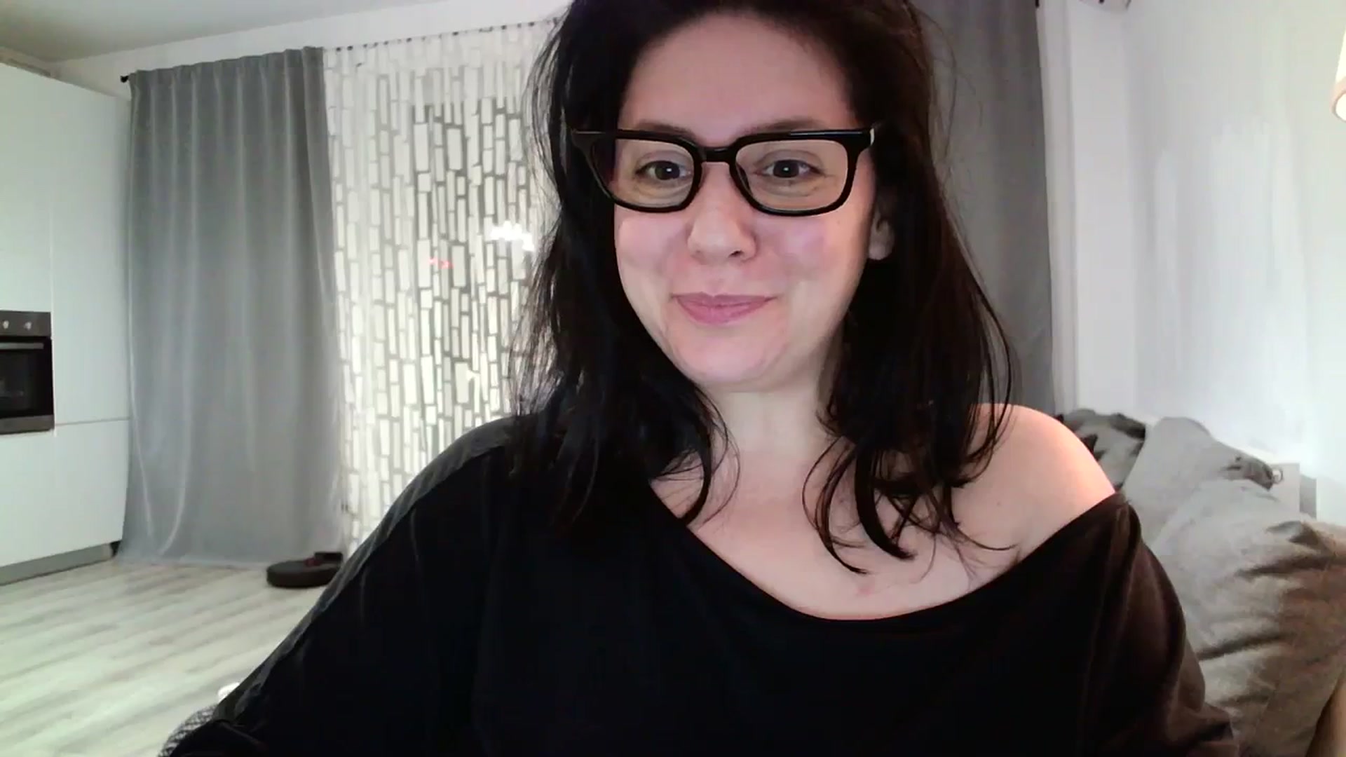 Gallery image thumbnail from SILKYWOMAN's myfreecams stream on, 02/19/2024, 18:57 image 8 of 20