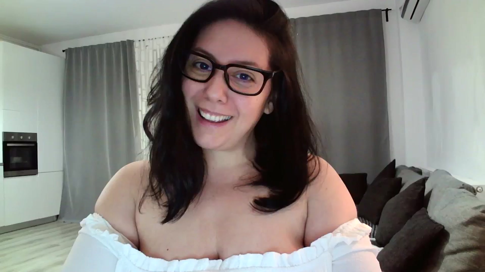 Gallery image thumbnail from SILKYWOMAN's myfreecams stream on, 02/20/2024, 18:23 image 1 of 20