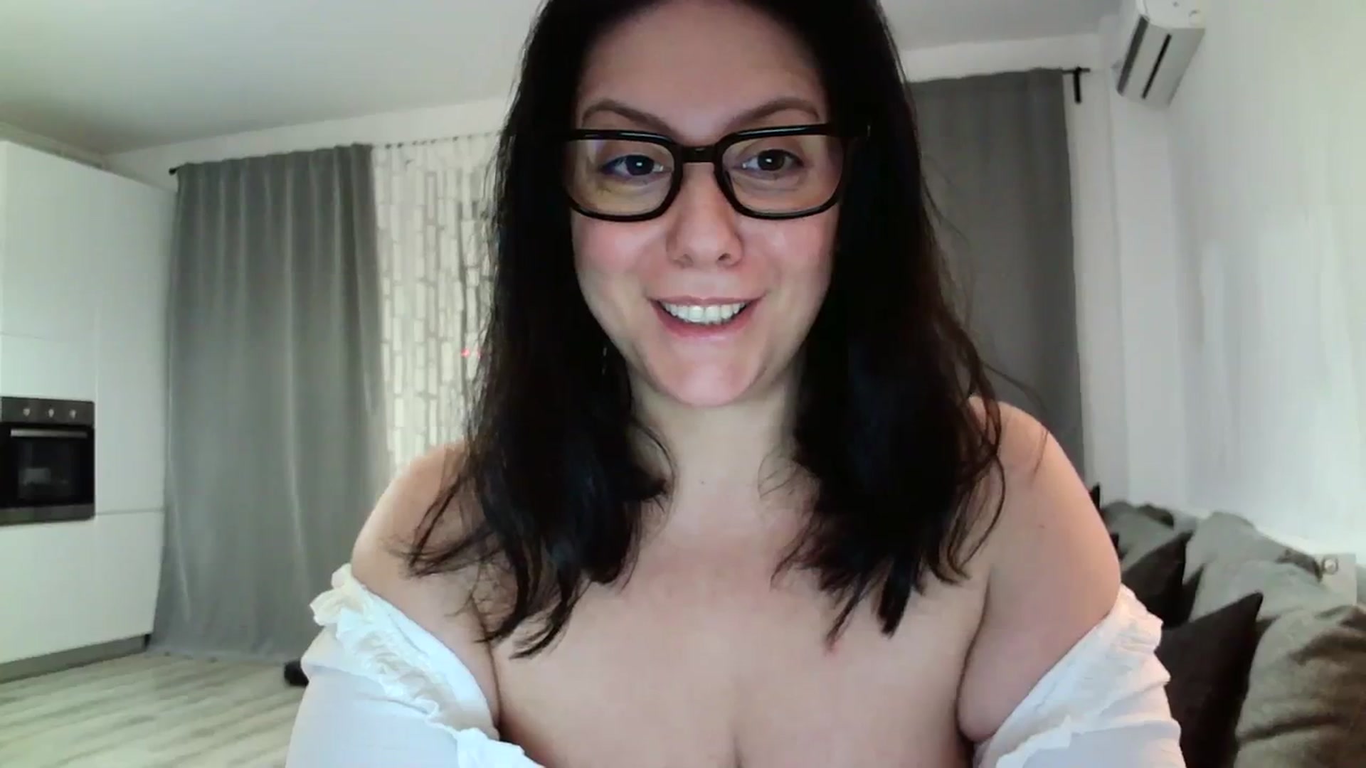 Gallery image thumbnail from SILKYWOMAN's myfreecams stream on, 02/20/2024, 19:26 image 15 of 20