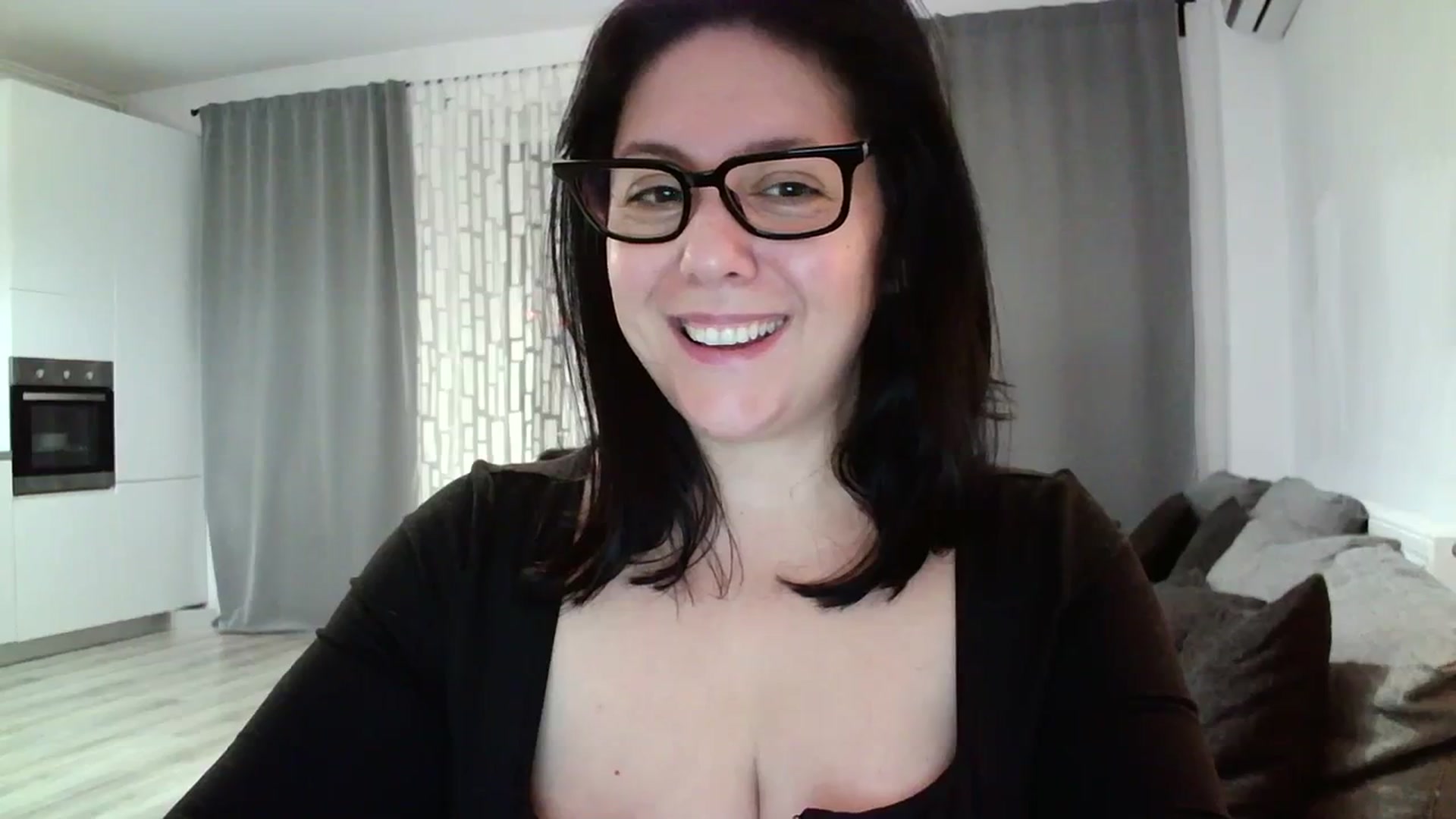 Gallery image thumbnail from SILKYWOMAN's myfreecams stream on, 02/25/2024, 19:31 image 7 of 20