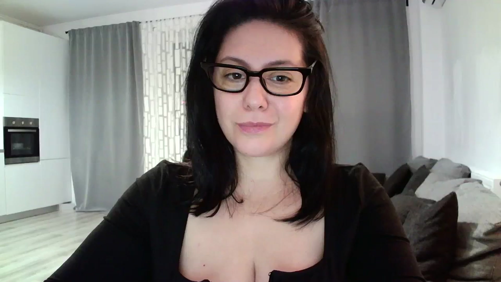 Gallery image thumbnail from SILKYWOMAN's myfreecams stream on, 02/25/2024, 19:31 image 15 of 20