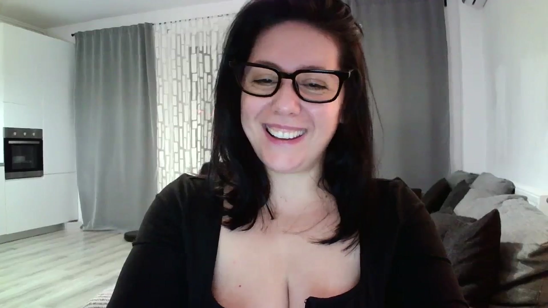 Gallery image thumbnail from SILKYWOMAN's myfreecams stream on, 02/25/2024, 19:31 image 16 of 20