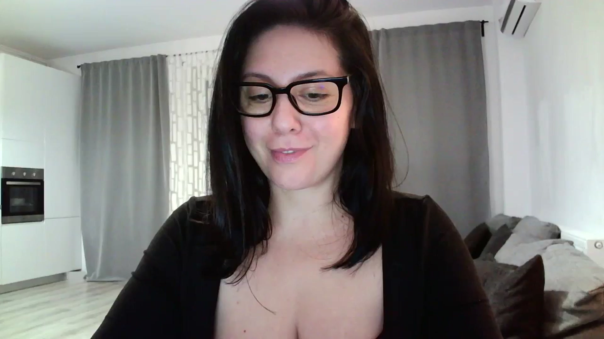 Gallery image thumbnail from SILKYWOMAN's myfreecams stream on, 02/25/2024, 19:31 image 4 of 20
