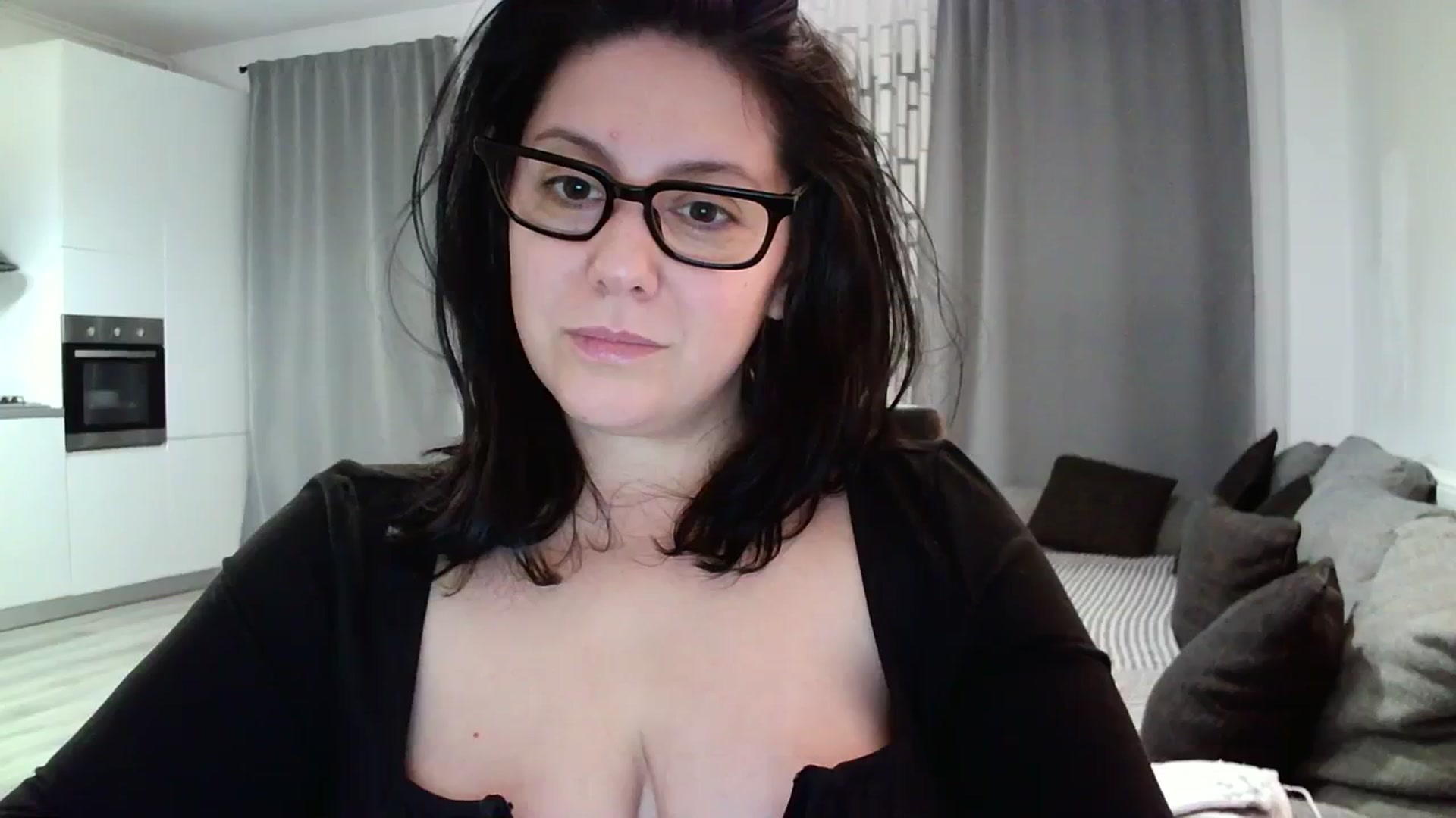 Gallery image thumbnail from SILKYWOMAN's myfreecams stream on, 03/05/2024, 20:03 image 8 of 20