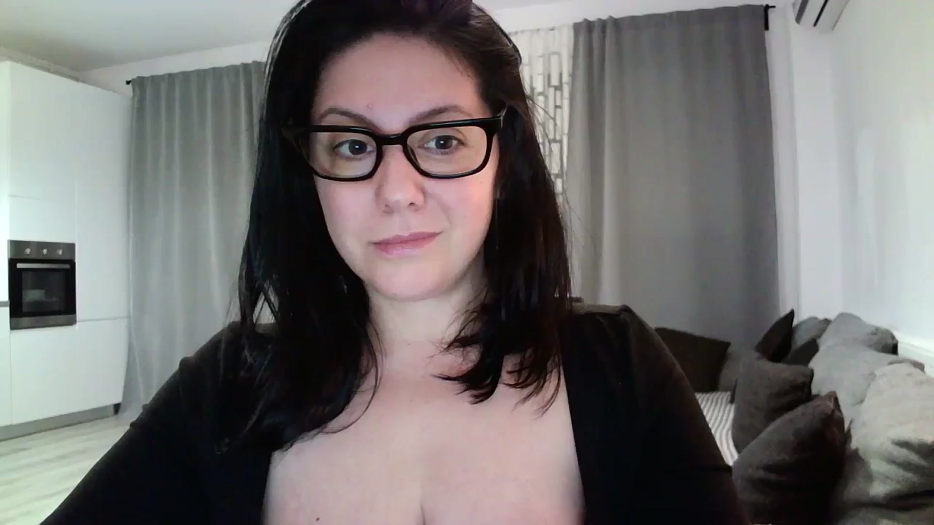 Gallery image thumbnail from SILKYWOMAN's myfreecams stream on, 03/05/2024, 20:03 image 18 of 20