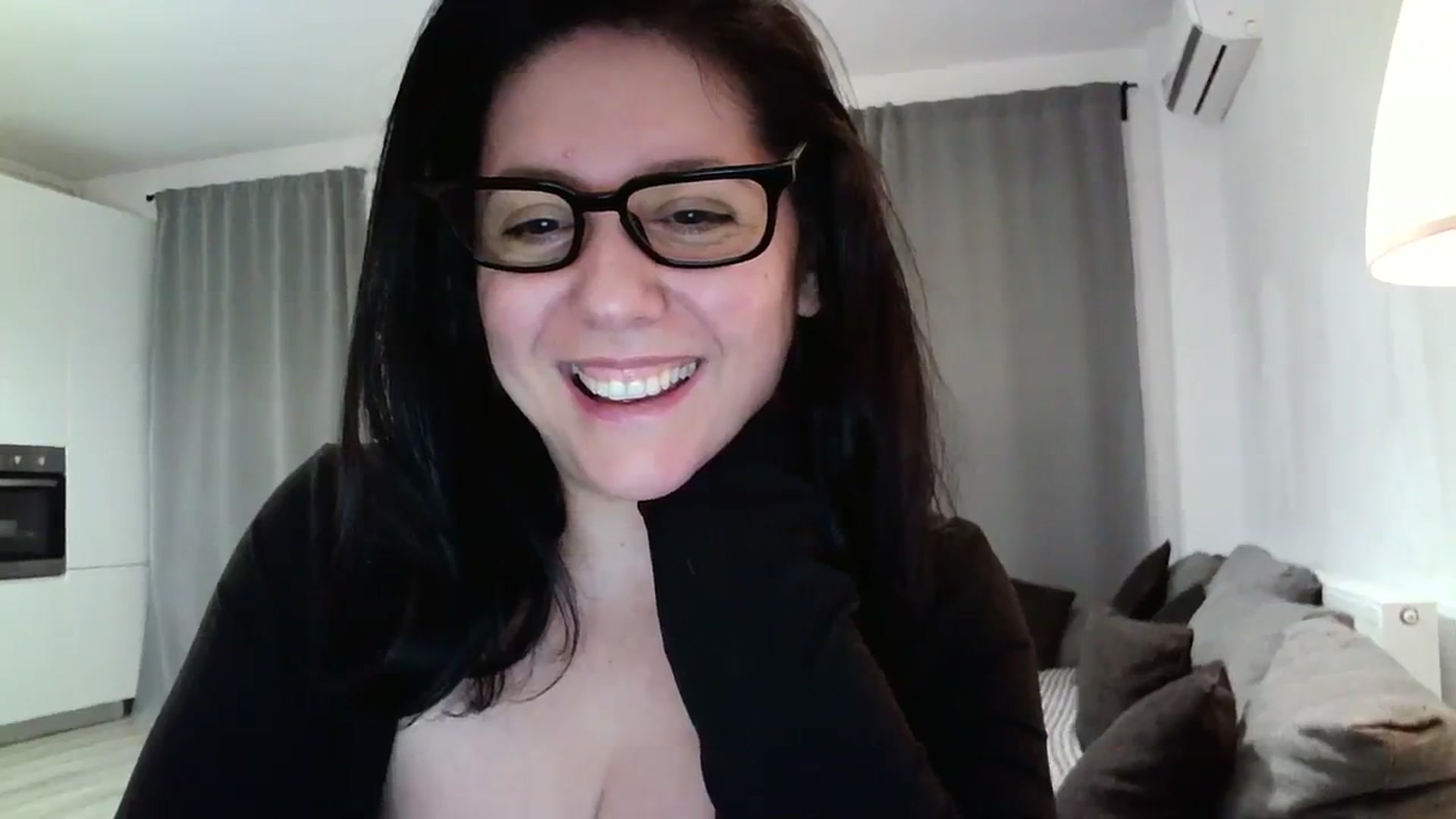 Gallery image thumbnail from SILKYWOMAN's myfreecams stream on, 03/05/2024, 20:03 image 13 of 20