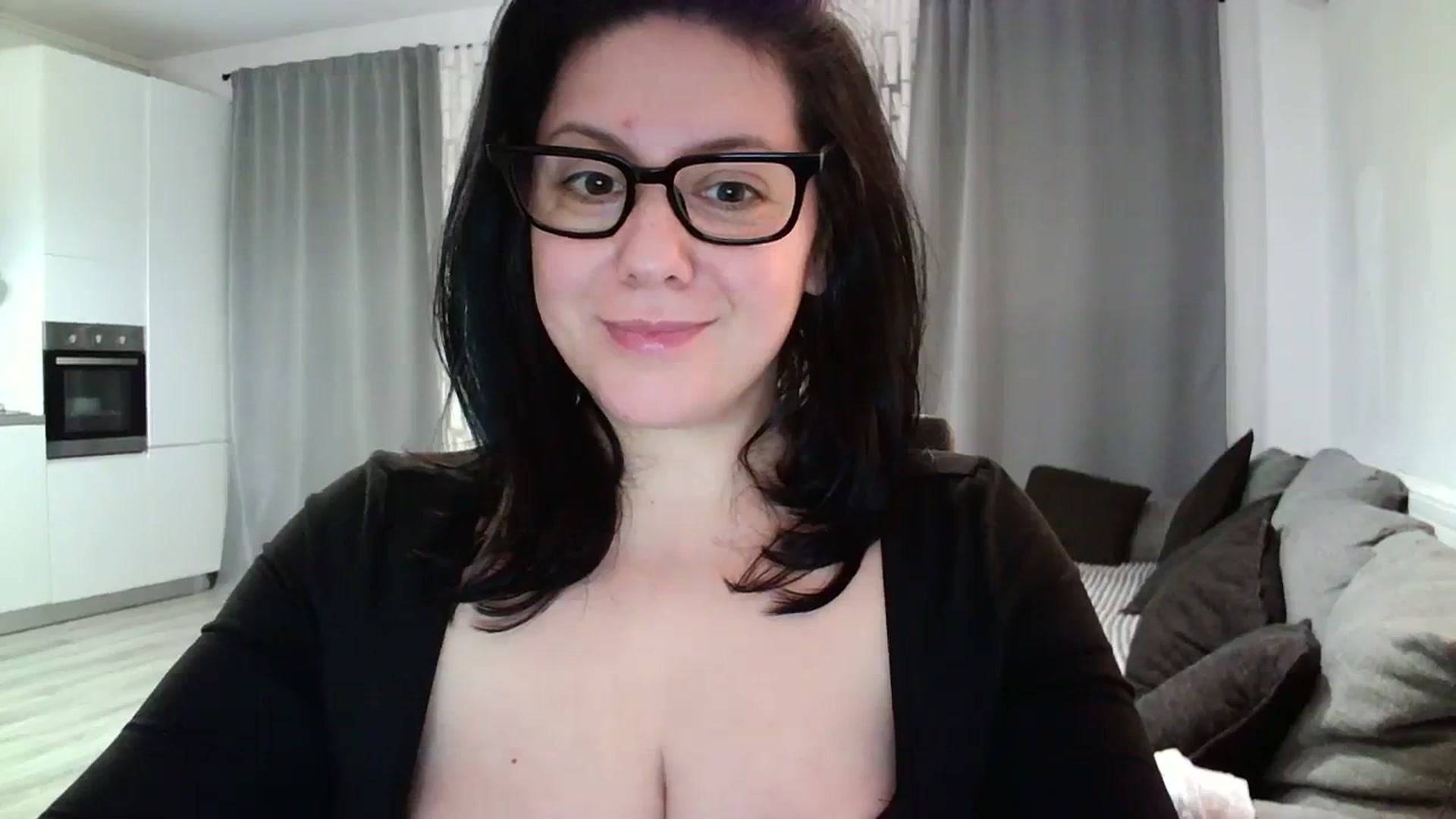 Gallery image thumbnail from SILKYWOMAN's myfreecams stream on, 03/06/2024, 18:52 image 16 of 20