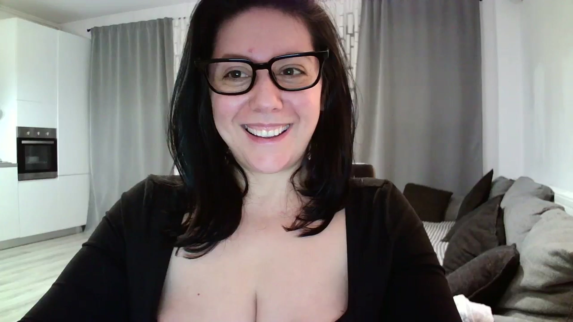 Gallery image thumbnail from SILKYWOMAN's myfreecams stream on, 03/06/2024, 18:52 image 17 of 20