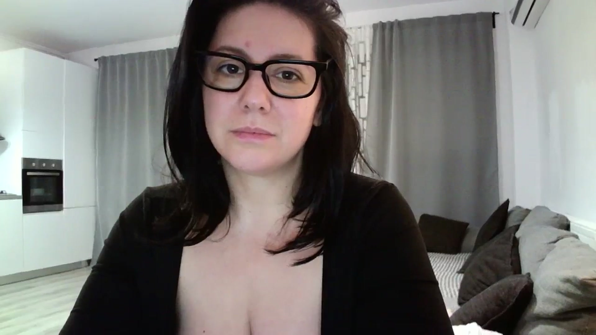 Gallery image thumbnail from SILKYWOMAN's myfreecams stream on, 03/06/2024, 19:18 image 6 of 20