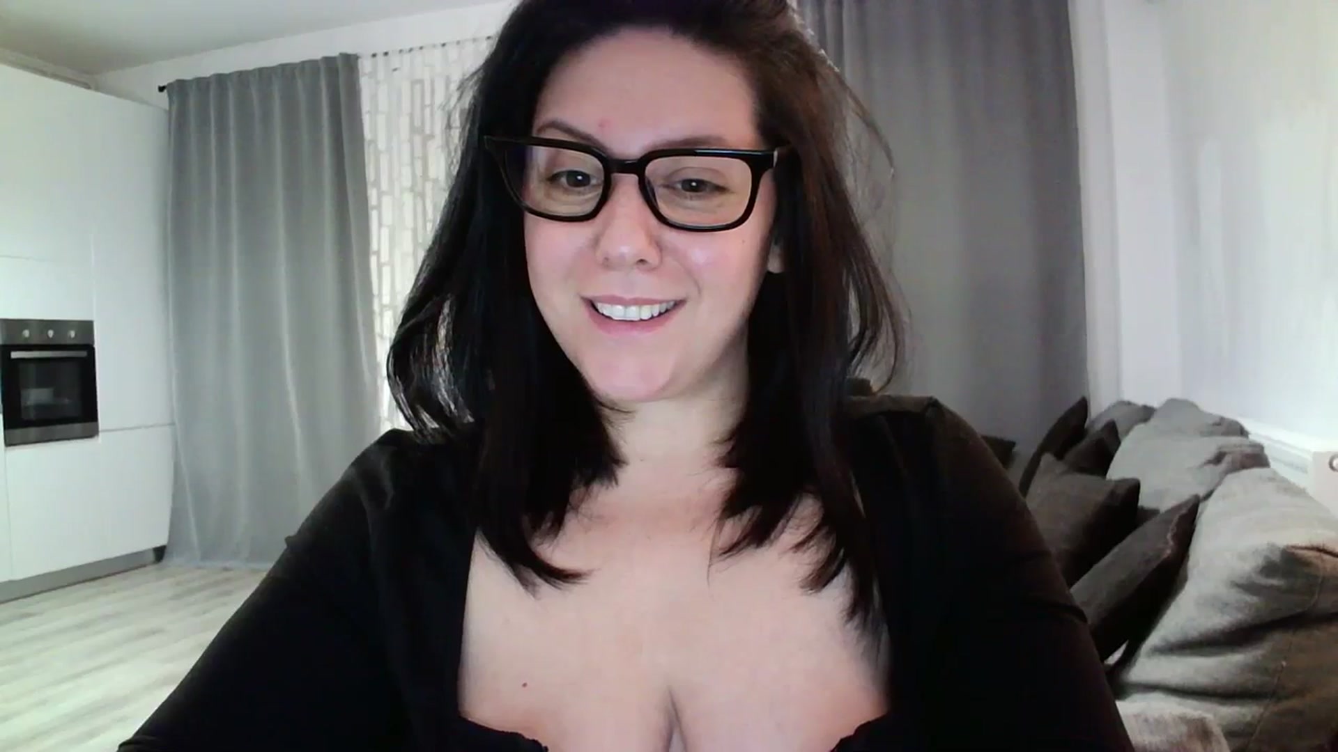 Gallery image thumbnail from SILKYWOMAN's myfreecams stream on, 03/07/2024, 18:54 image 4 of 20
