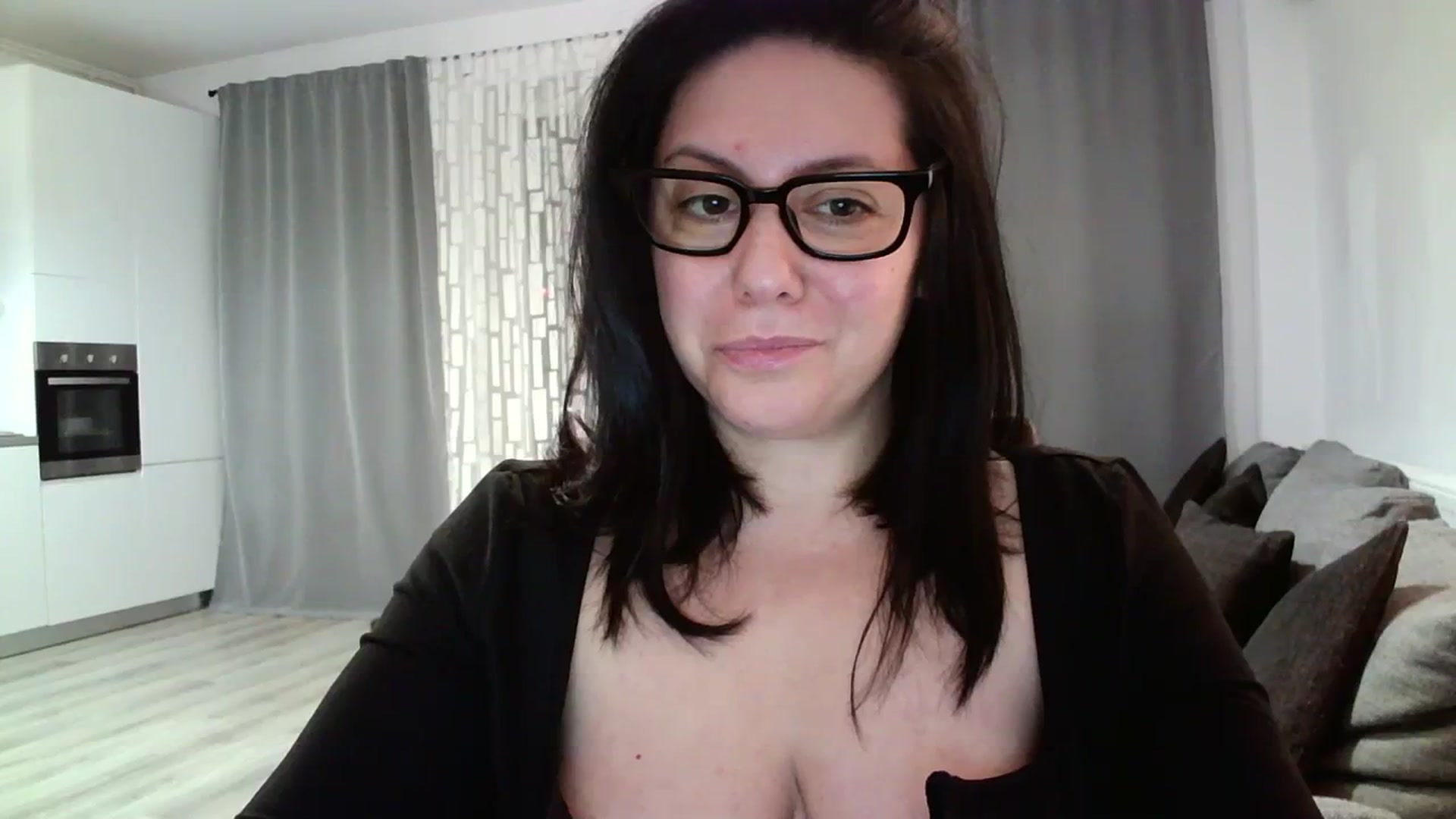 Gallery image thumbnail from SILKYWOMAN's myfreecams stream on, 03/07/2024, 19:28 image 17 of 20
