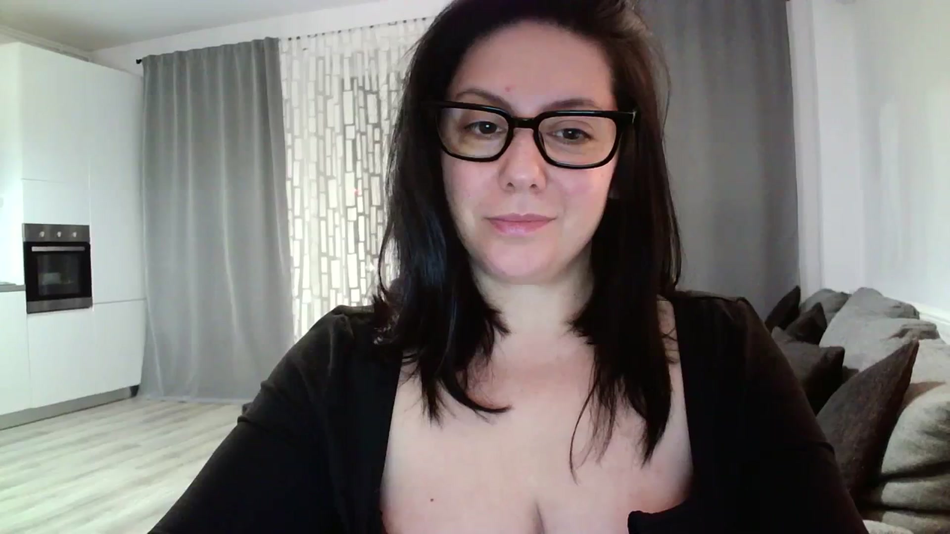 Gallery image thumbnail from SILKYWOMAN's myfreecams stream on, 03/07/2024, 19:28 image 18 of 20