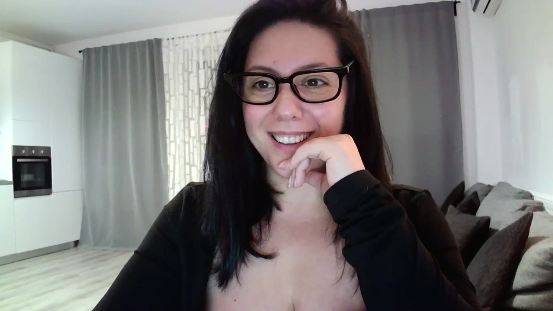 Gallery image thumbnail from SILKYWOMAN's myfreecams stream on, 03/07/2024, 19:28 image 6 of 20