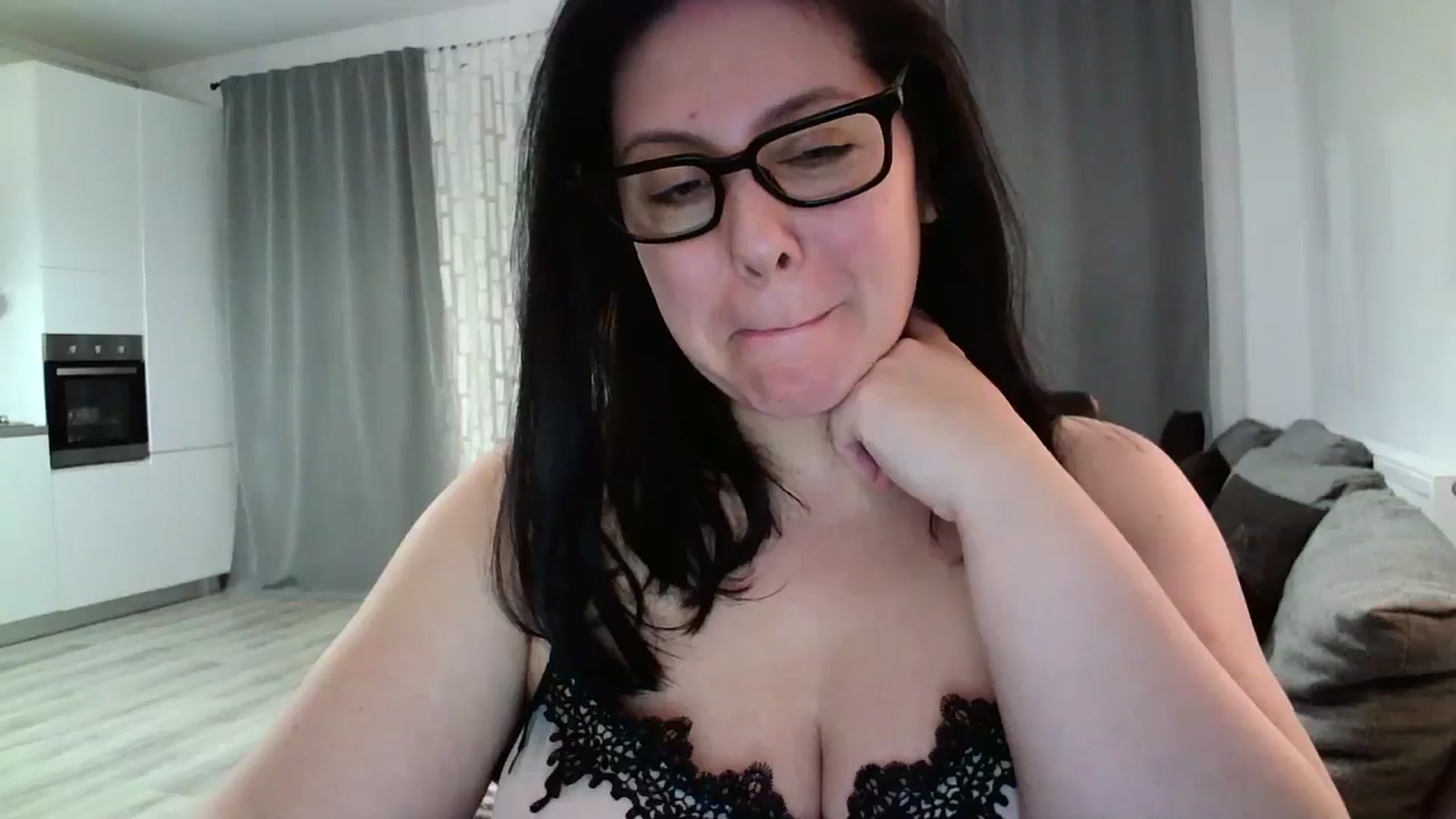Gallery image thumbnail from SILKYWOMAN's myfreecams stream on, 03/08/2024, 20:10 image 16 of 20