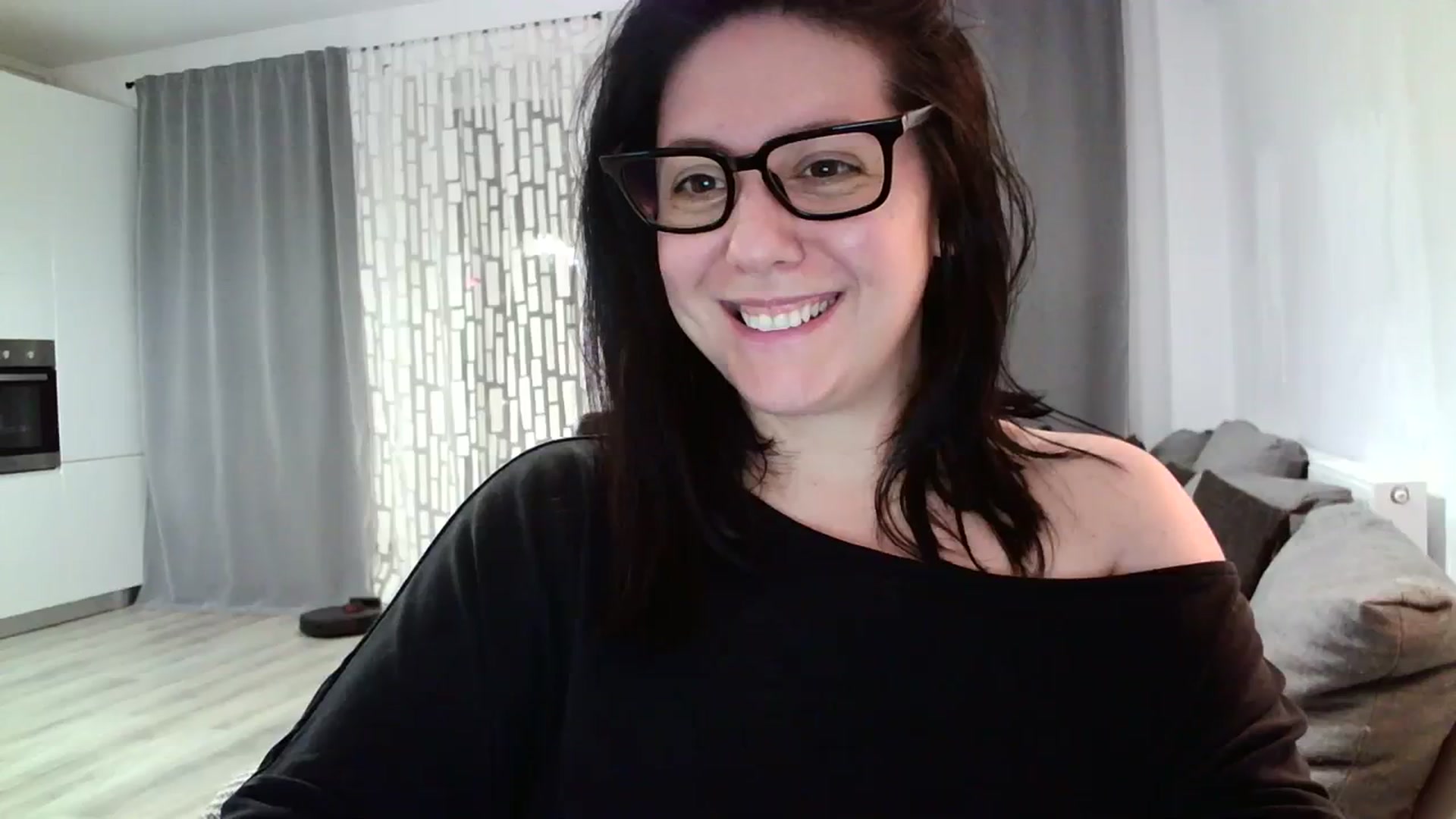 Gallery image thumbnail from SILKYWOMAN's myfreecams stream on, 03/11/2024, 22:19 image 15 of 20