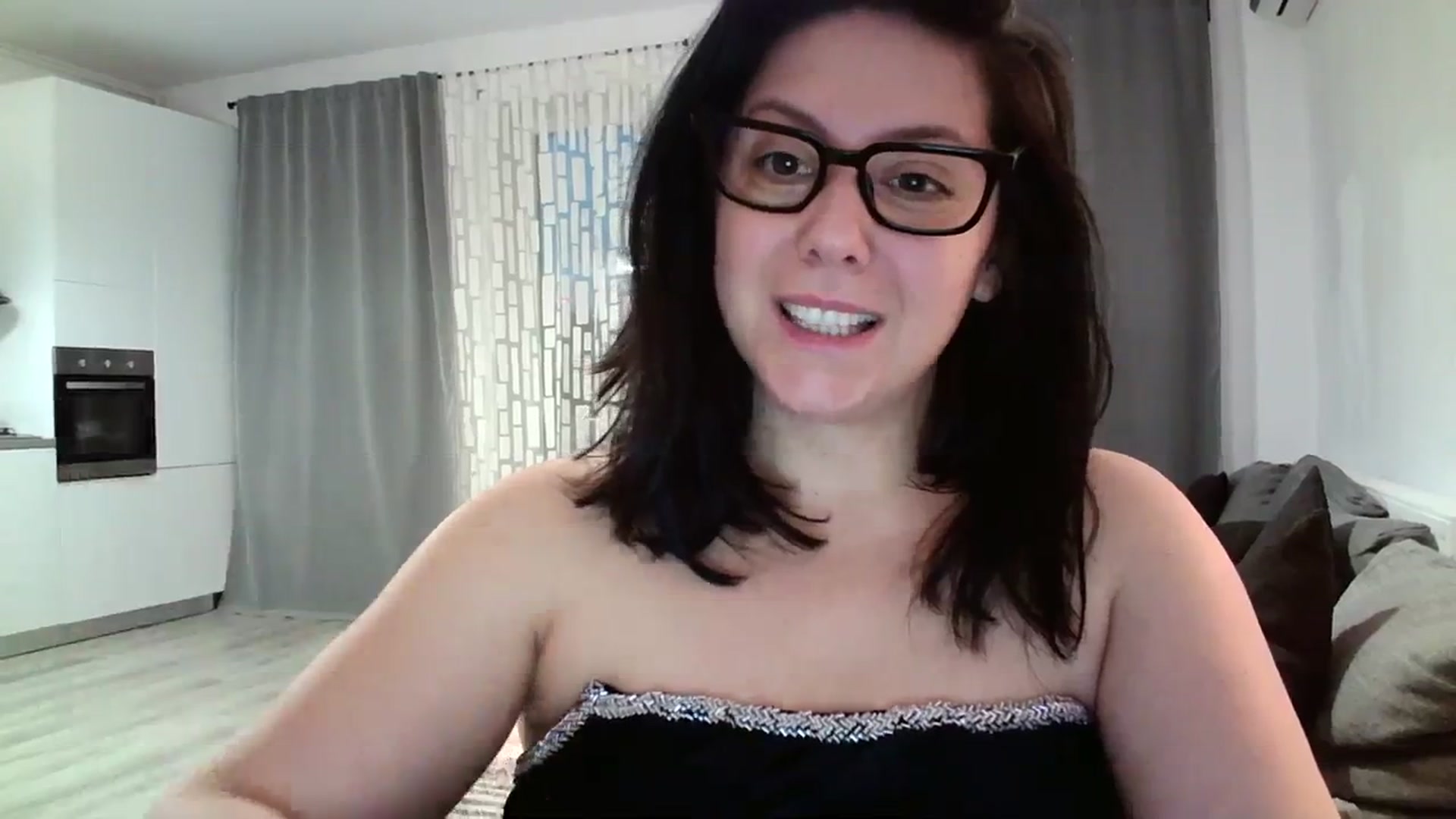 Gallery image thumbnail from SILKYWOMAN's myfreecams stream on, 03/16/2024, 17:39 image 2 of 20