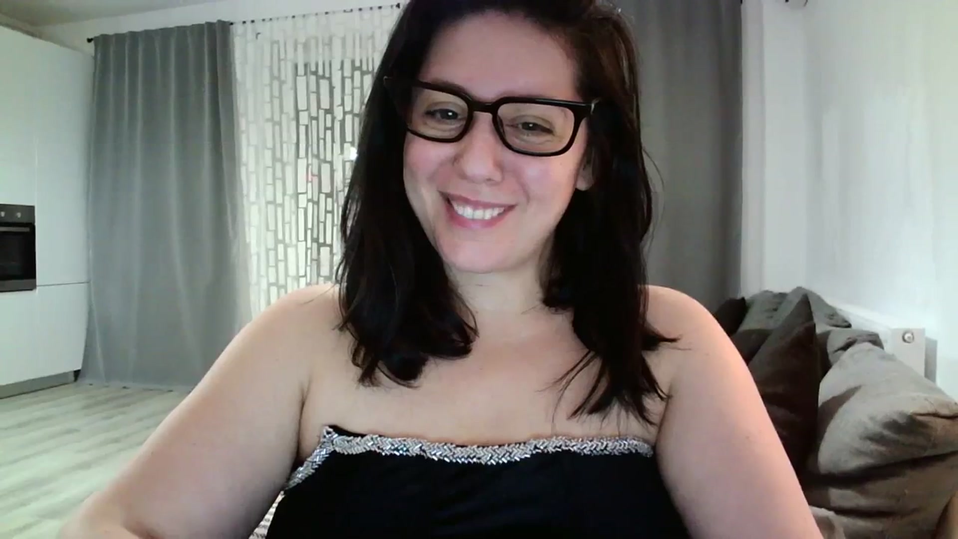 Gallery image thumbnail from SILKYWOMAN's myfreecams stream on, 03/16/2024, 17:39 image 11 of 20