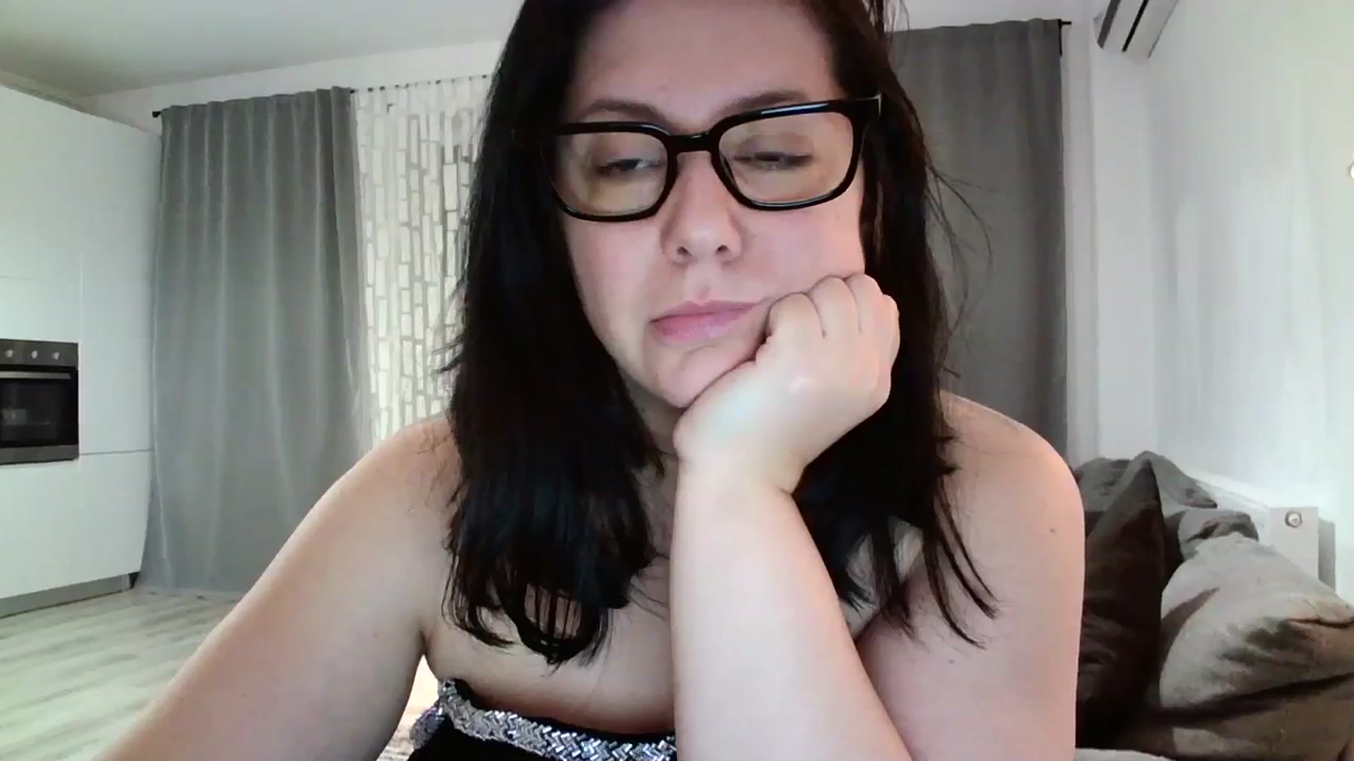 Gallery image thumbnail from SILKYWOMAN's myfreecams stream on, 03/16/2024, 17:39 image 18 of 20