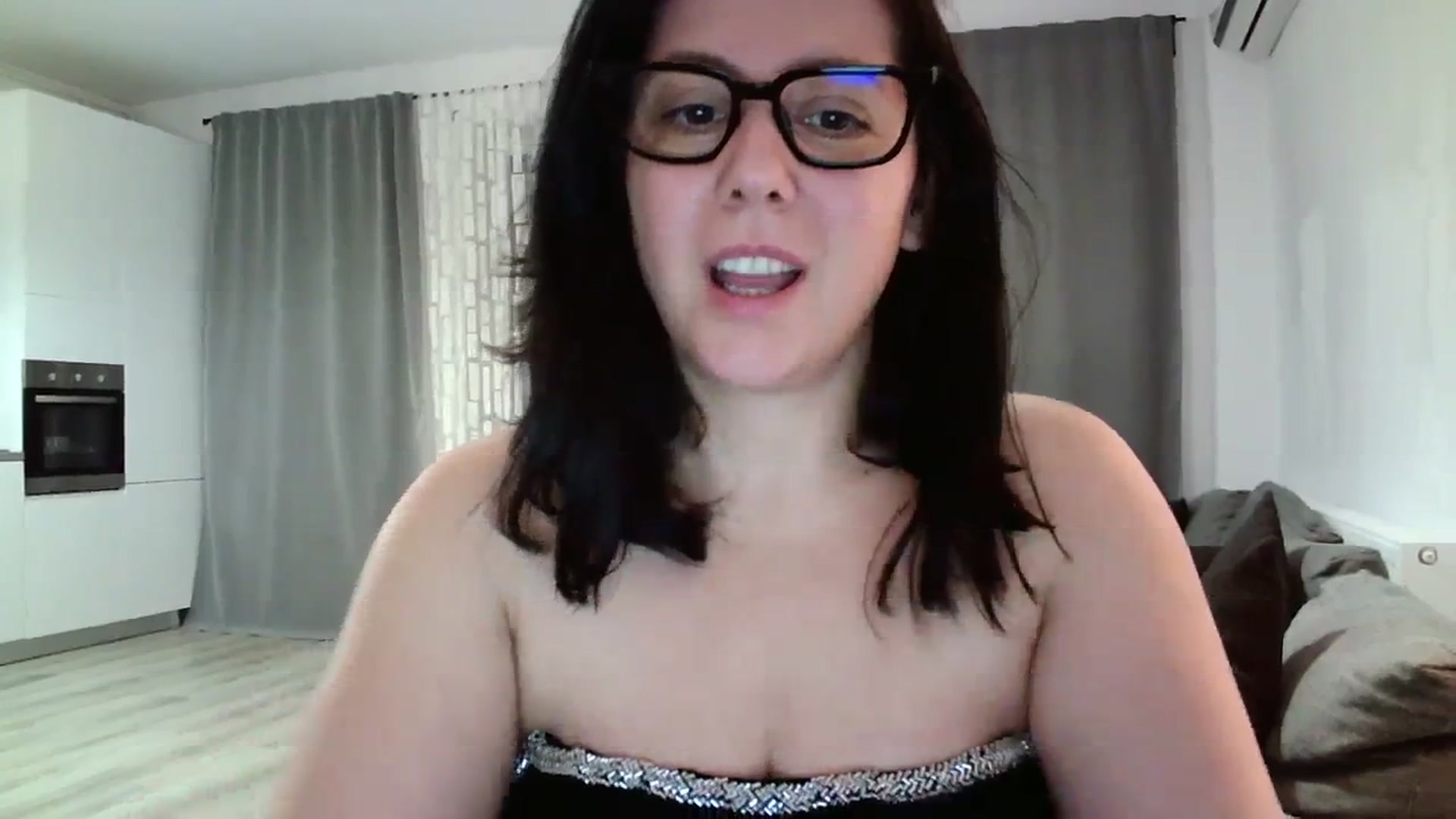 Gallery image thumbnail from SILKYWOMAN's myfreecams stream on, 03/16/2024, 17:39 image 16 of 20