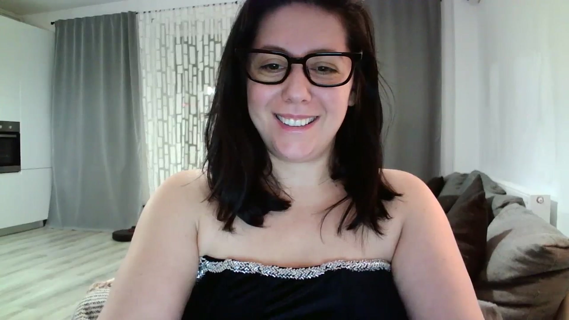 Gallery image thumbnail from SILKYWOMAN's myfreecams stream on, 03/16/2024, 17:39 image 12 of 20