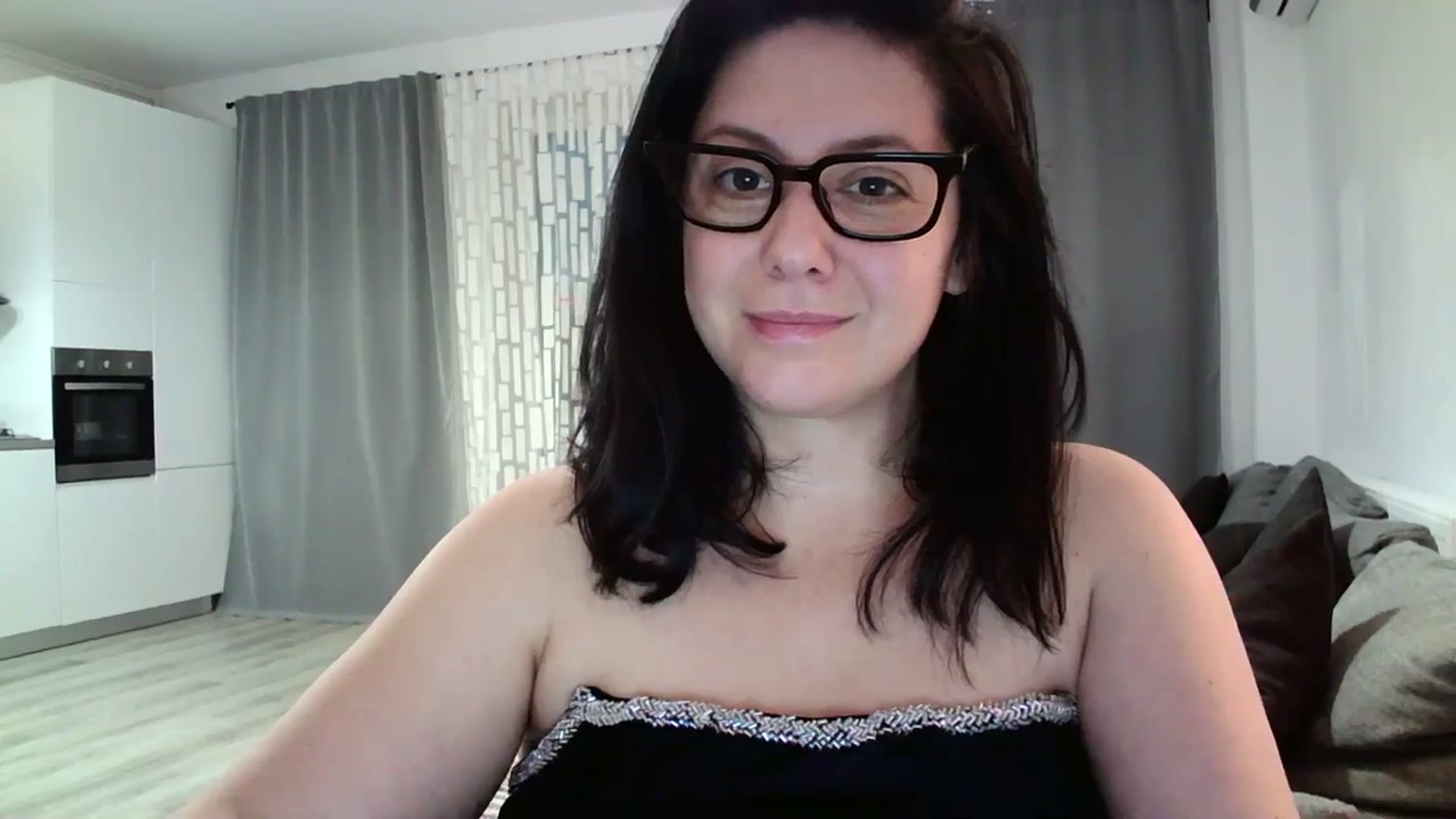 Gallery image thumbnail from SILKYWOMAN's myfreecams stream on, 03/16/2024, 17:39 image 4 of 20