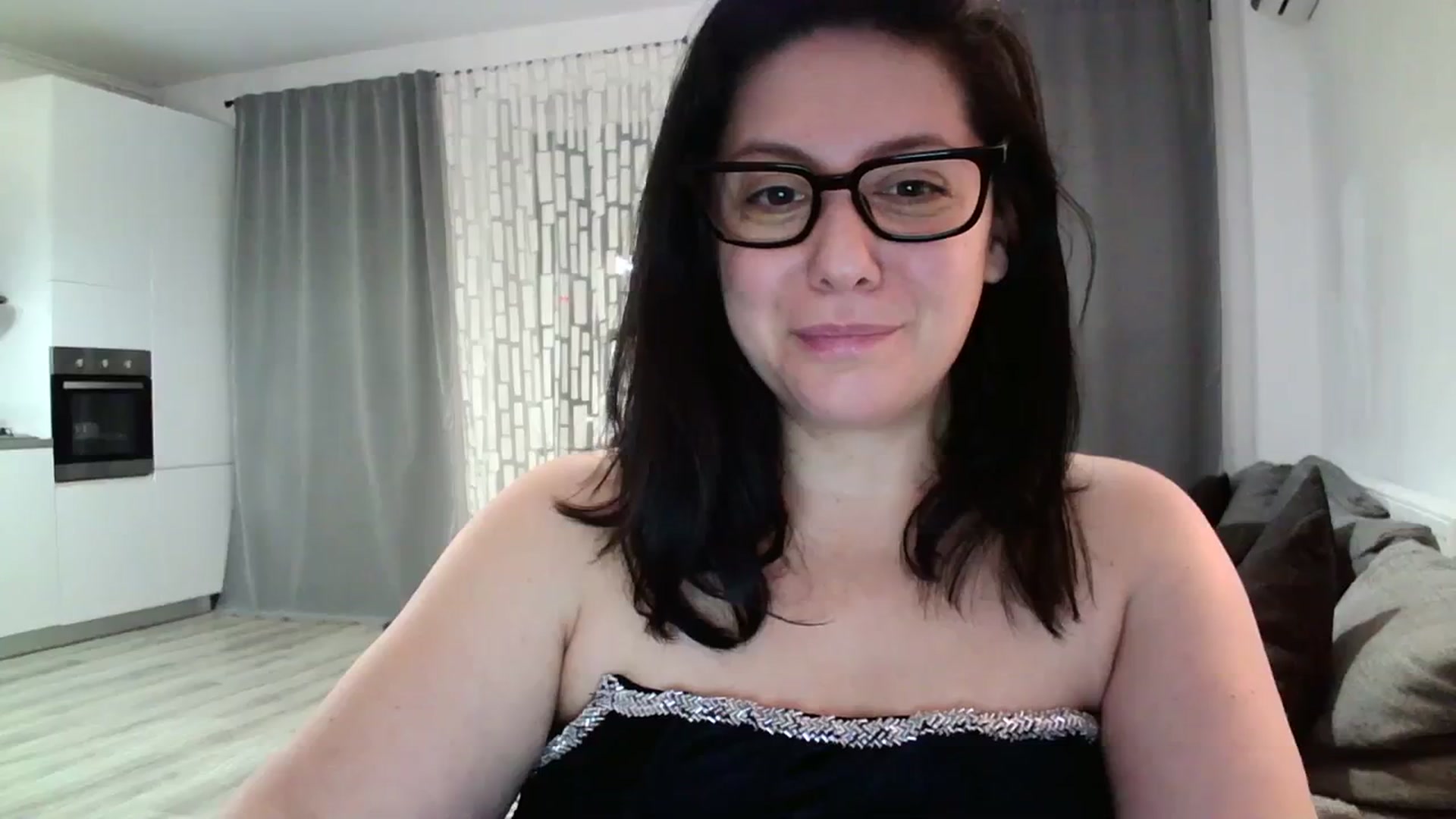 Gallery image thumbnail from SILKYWOMAN's myfreecams stream on, 03/16/2024, 17:39 image 7 of 20