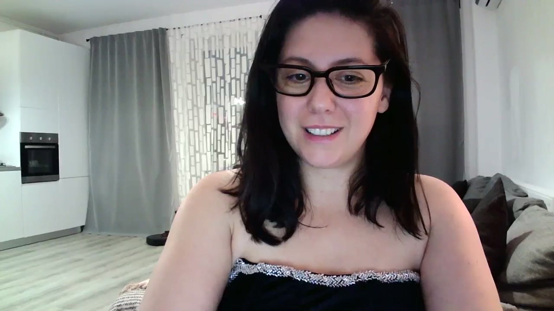Gallery image thumbnail from SILKYWOMAN's myfreecams stream on, 03/16/2024, 17:39 image 6 of 20