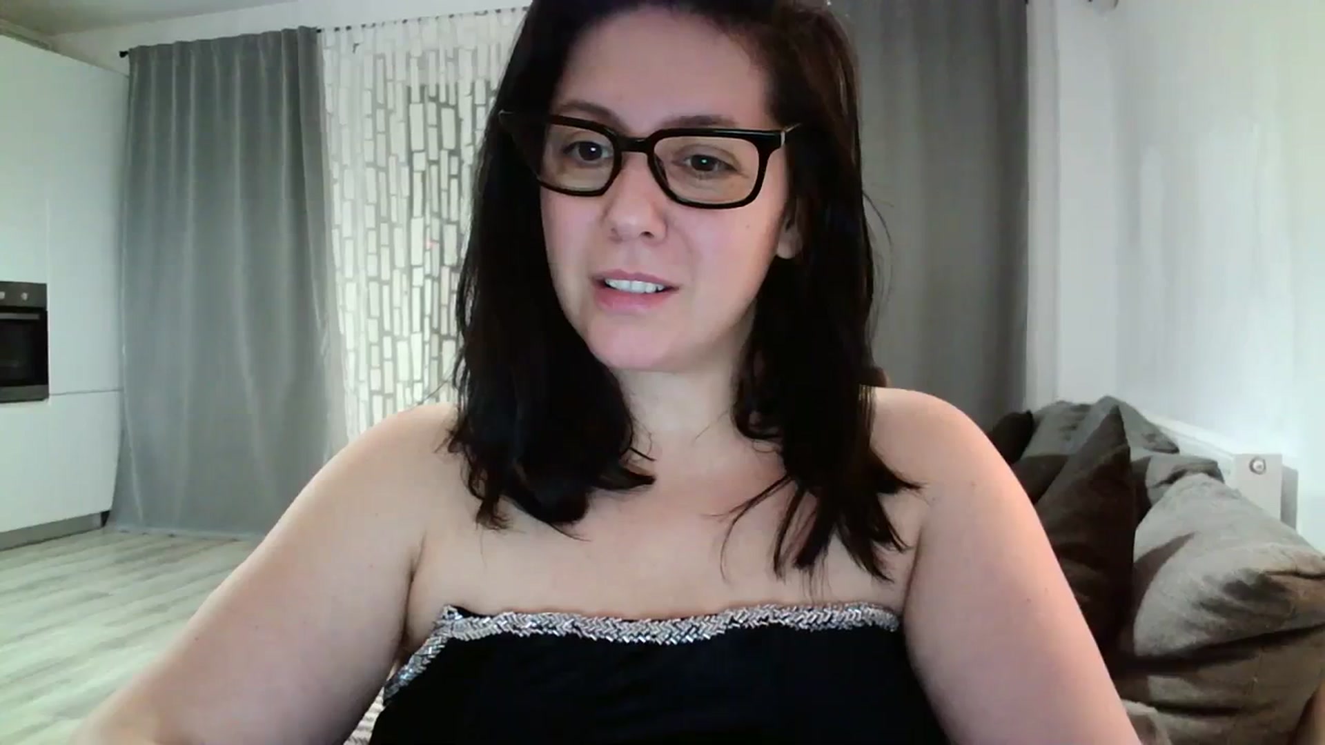 Gallery image thumbnail from SILKYWOMAN's myfreecams stream on, 03/16/2024, 17:39 image 10 of 20