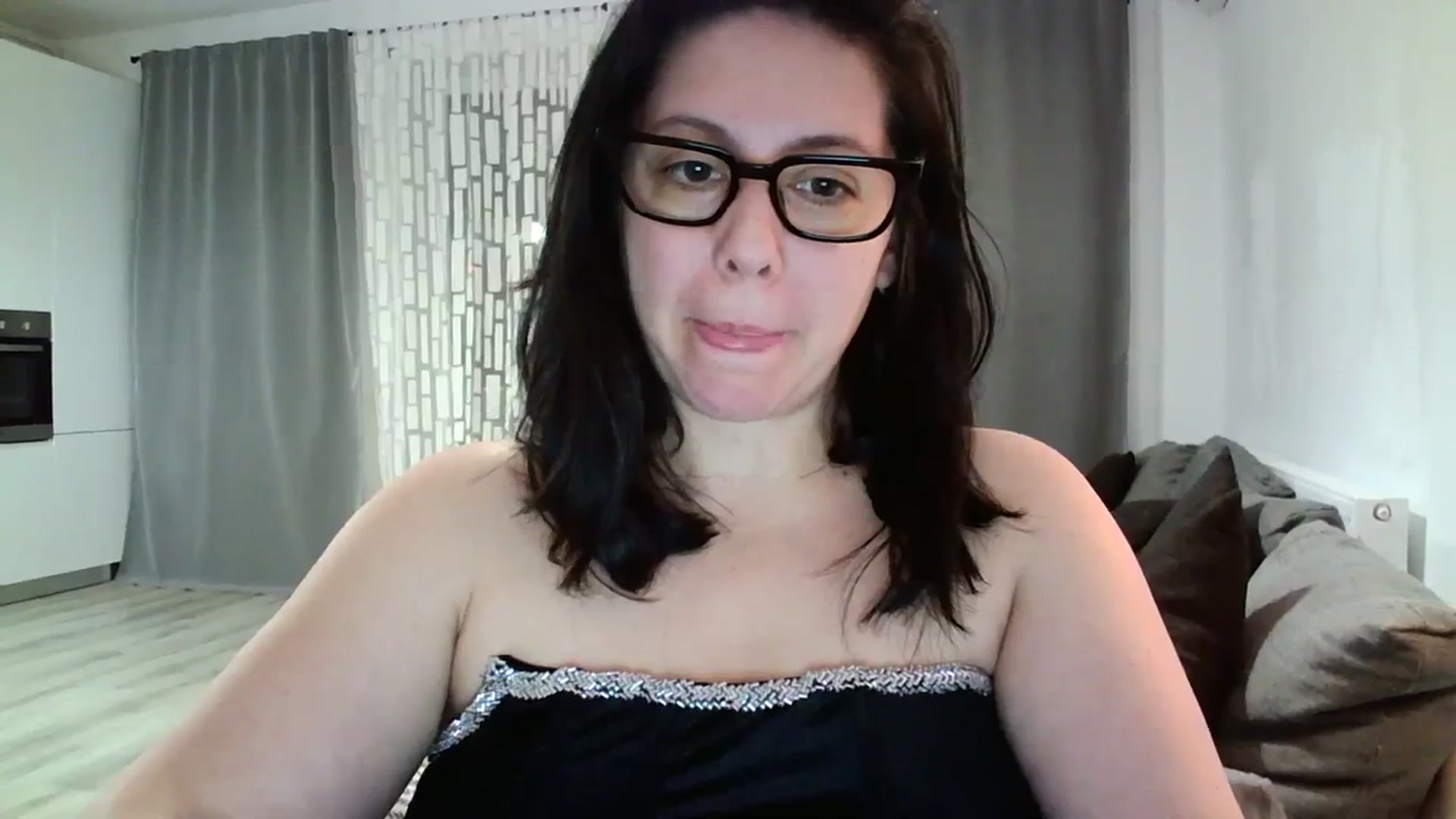 Gallery image thumbnail from SILKYWOMAN's myfreecams stream on, 03/16/2024, 17:39 image 13 of 20