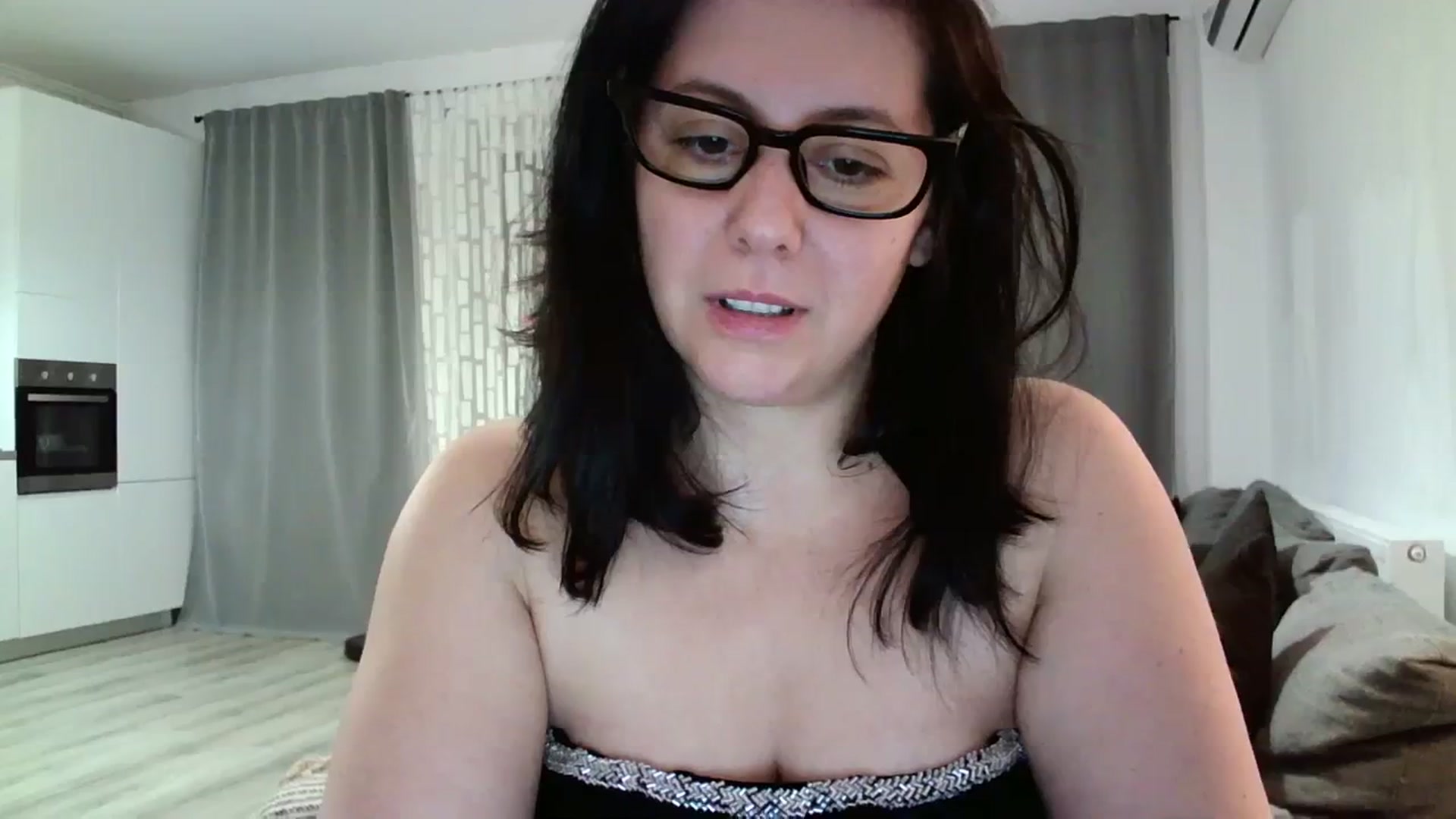 Gallery image thumbnail from SILKYWOMAN's myfreecams stream on, 03/16/2024, 17:39 image 15 of 20