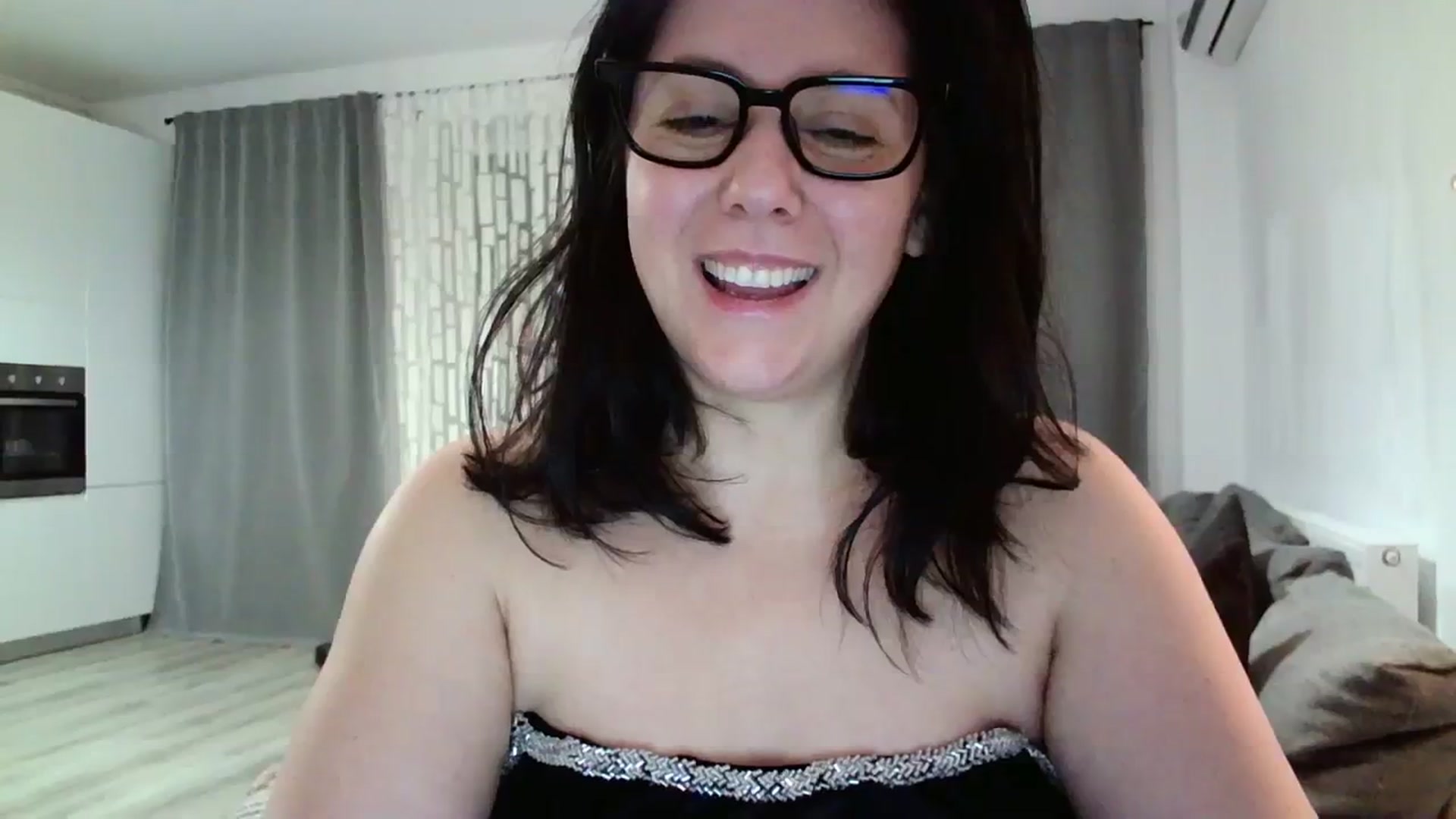 Gallery image thumbnail from SILKYWOMAN's myfreecams stream on, 03/16/2024, 17:39 image 19 of 20