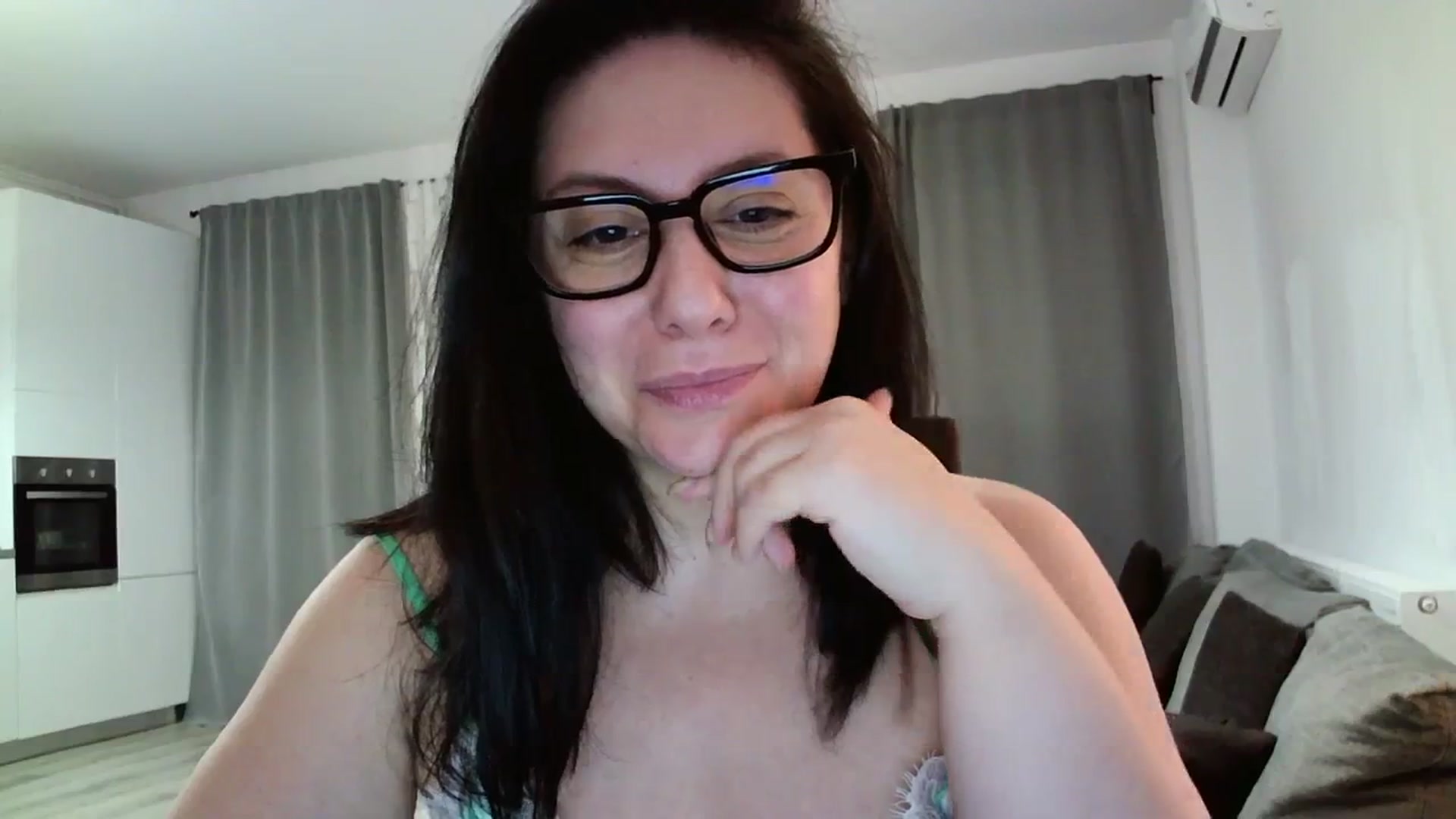 Gallery image thumbnail from SILKYWOMAN's myfreecams stream on, 03/17/2024, 17:53 image 16 of 20