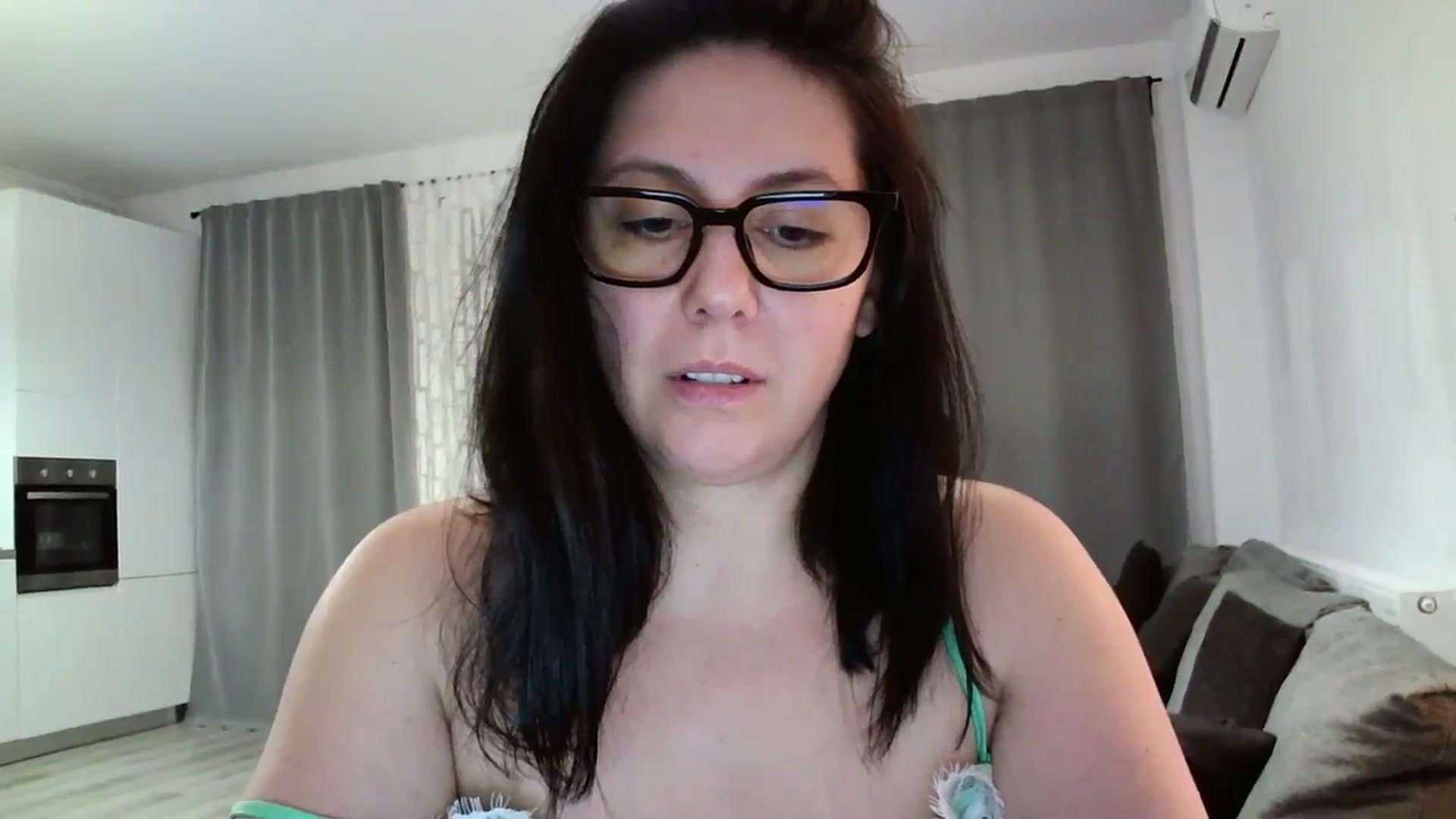 Gallery image thumbnail from SILKYWOMAN's myfreecams stream on, 03/17/2024, 17:53 image 17 of 20
