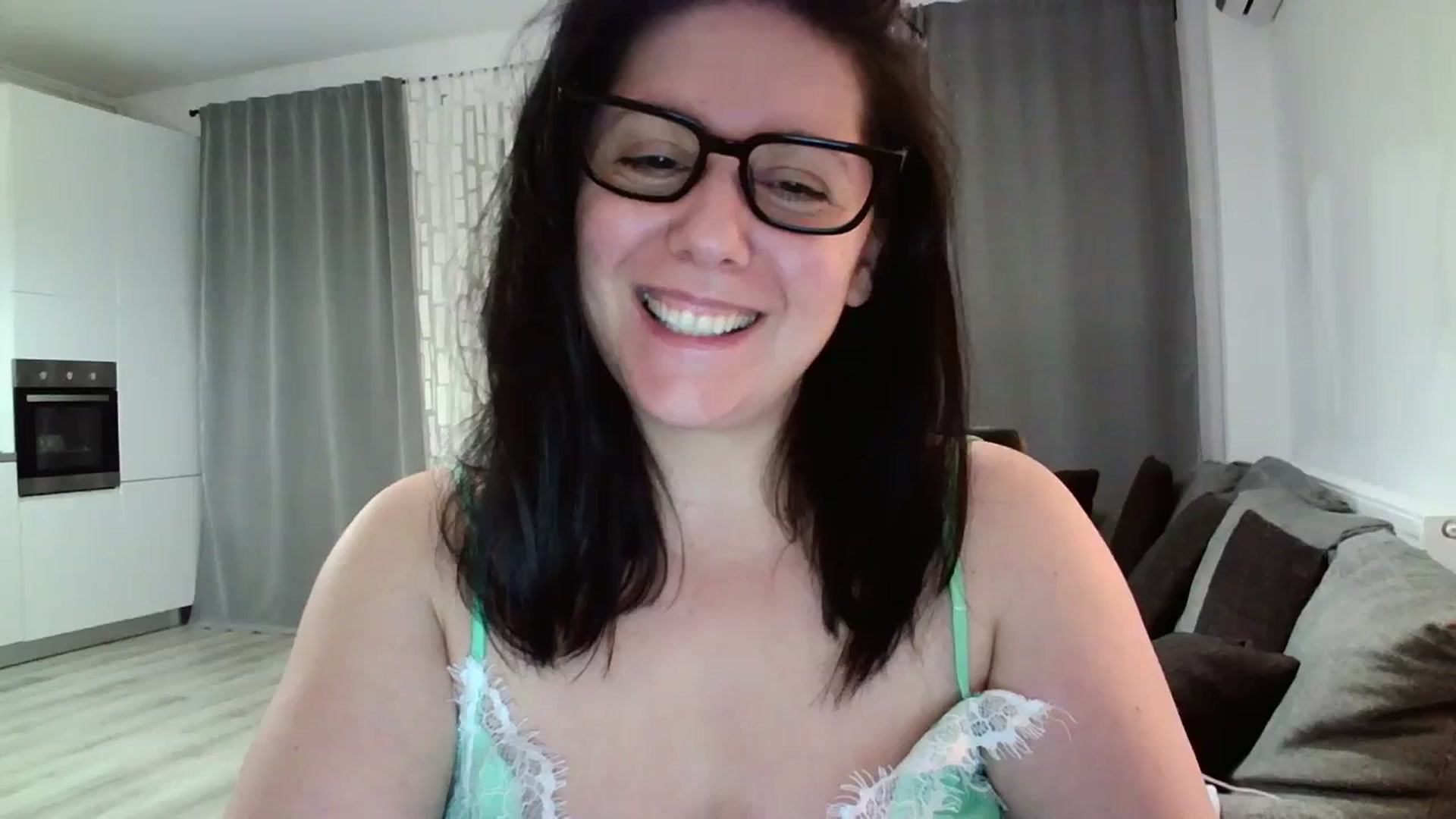 Gallery image thumbnail from SILKYWOMAN's myfreecams stream on, 03/17/2024, 17:53 image 1 of 20