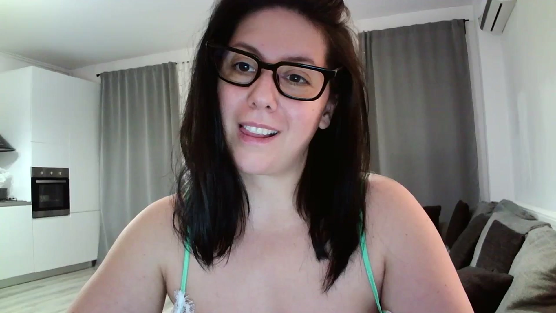 Gallery image thumbnail from SILKYWOMAN's myfreecams stream on, 03/17/2024, 17:53 image 7 of 20