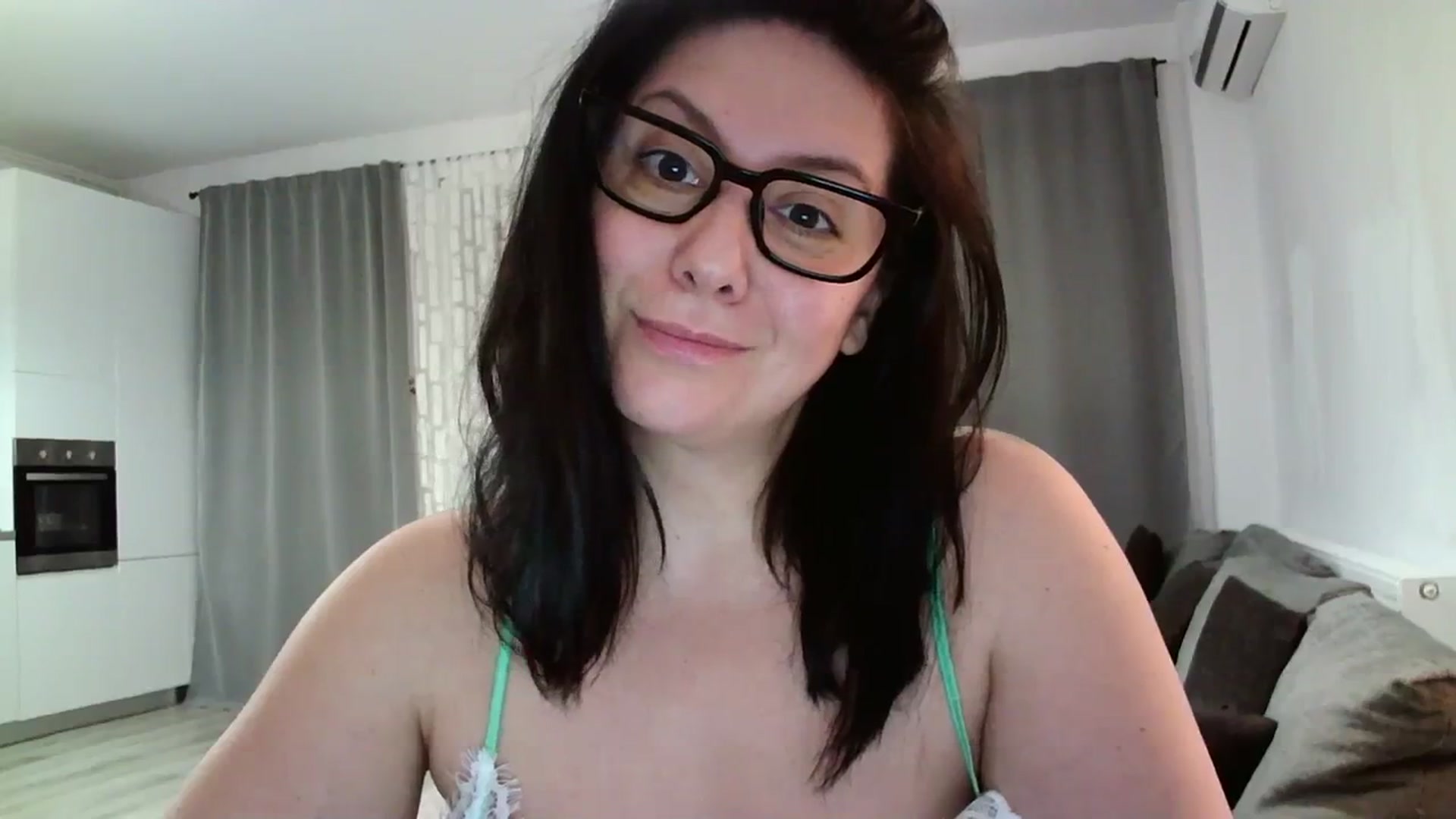 Gallery image thumbnail from SILKYWOMAN's myfreecams stream on, 03/17/2024, 17:53 image 8 of 20