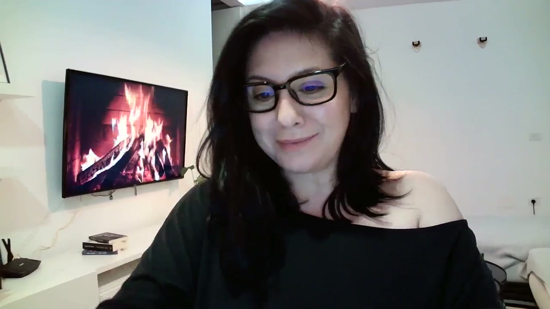 Gallery image thumbnail from SILKYWOMAN's myfreecams stream on, 03/18/2024, 18:01 image 8 of 20