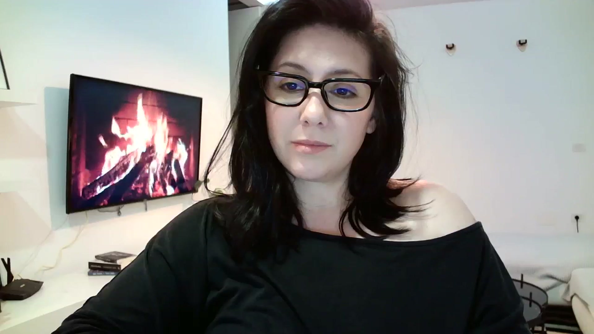 Gallery image thumbnail from SILKYWOMAN's myfreecams stream on, 03/18/2024, 18:01 image 2 of 20