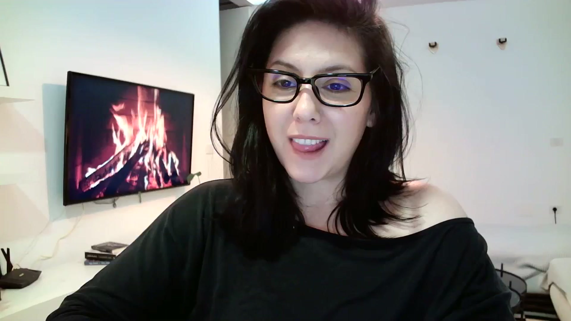 Gallery image thumbnail from SILKYWOMAN's myfreecams stream on, 03/18/2024, 18:01 image 1 of 20